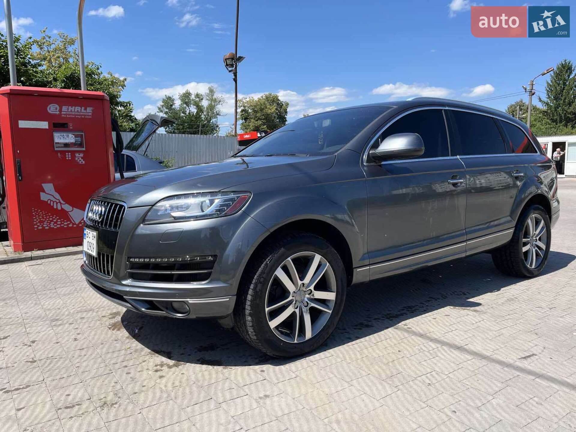 Audi Q7 2014 VIN WA1LMAFE8ED018864 фото оголошення 31 з 37