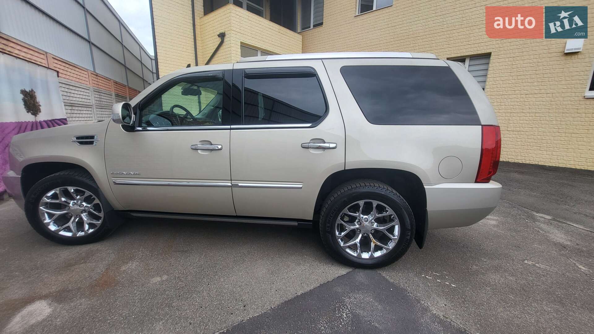 Cadillac Escalade 2013 VIN 1GYS4DEF9DR224770 фото оголошення 3 з 21