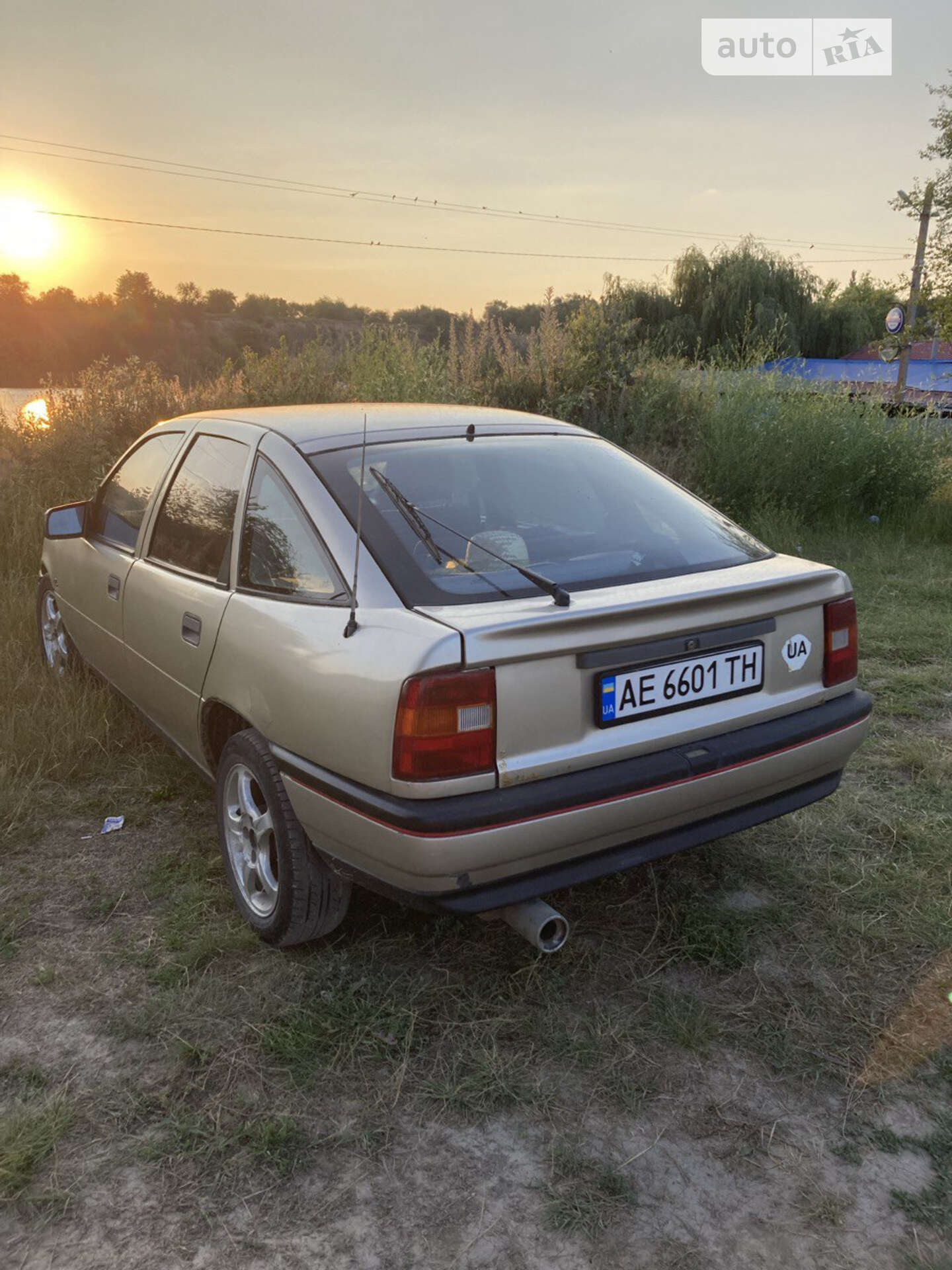 Opel Vectra 1990 VIN W0L000089L5349026 фото оголошення 4 з 8