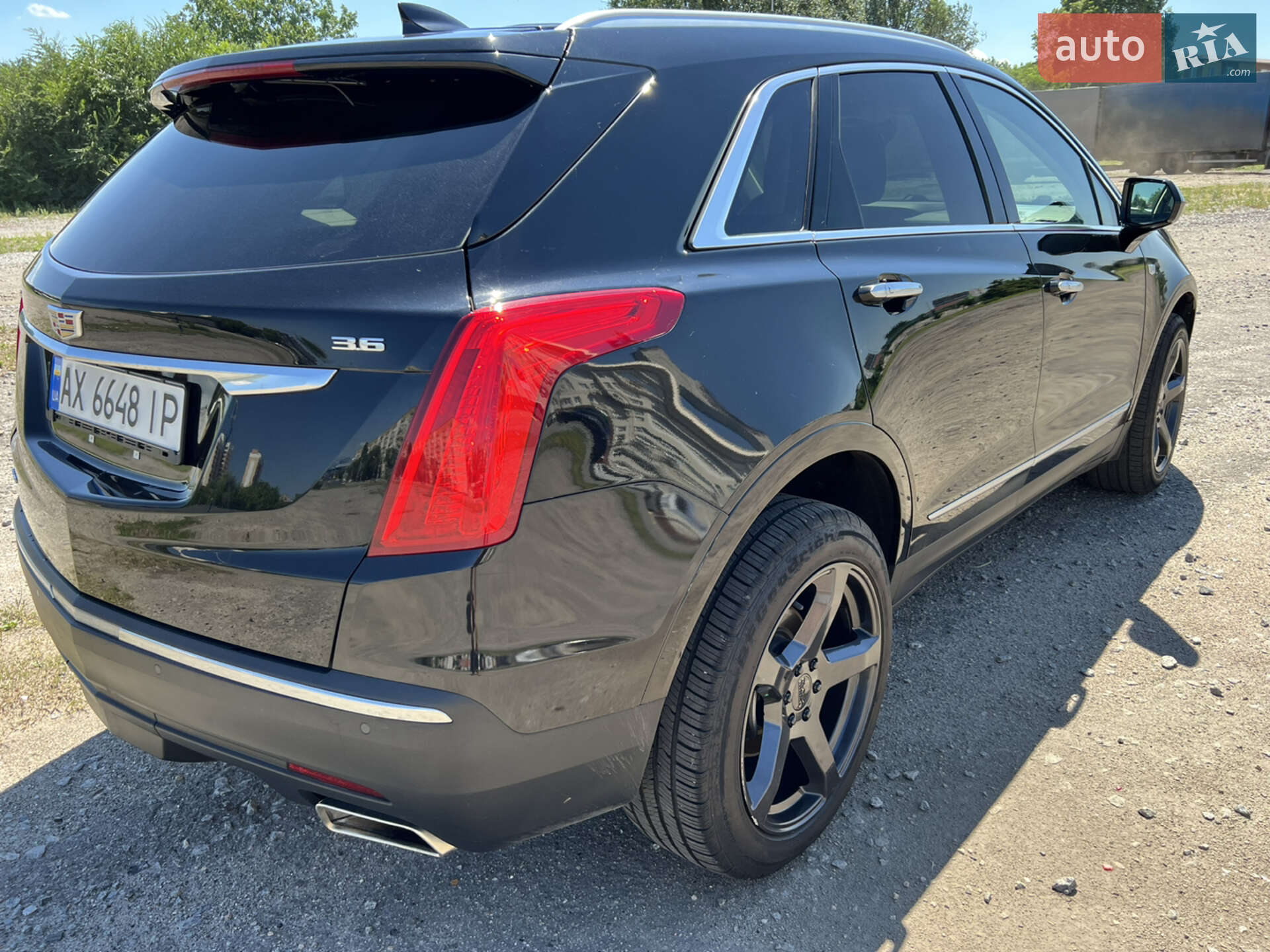 Cadillac XT5 2018 VIN 1GYKNDRS0KZ113705 фото оголошення 3 з 23