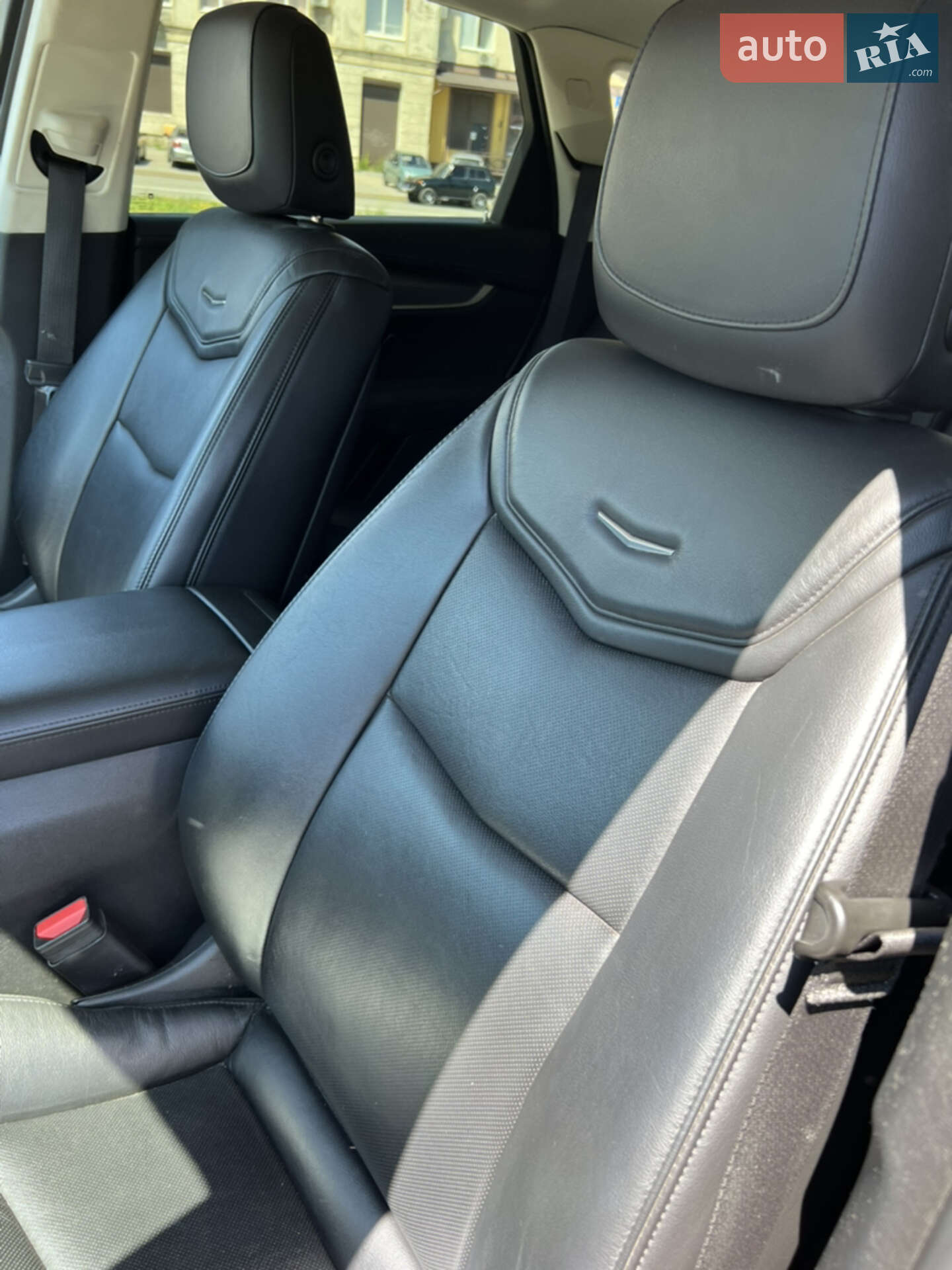 Cadillac XT5 2018 VIN 1GYKNDRS0KZ113705 фото оголошення 13 з 23
