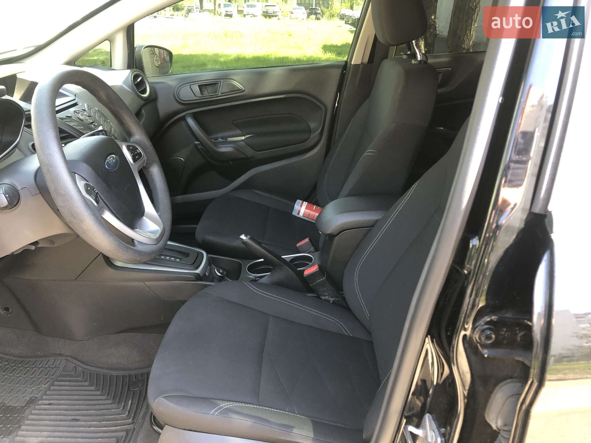 Ford Fiesta 2018 VIN 3FADP4BJXKM120260 фото оголошення 3 з 18