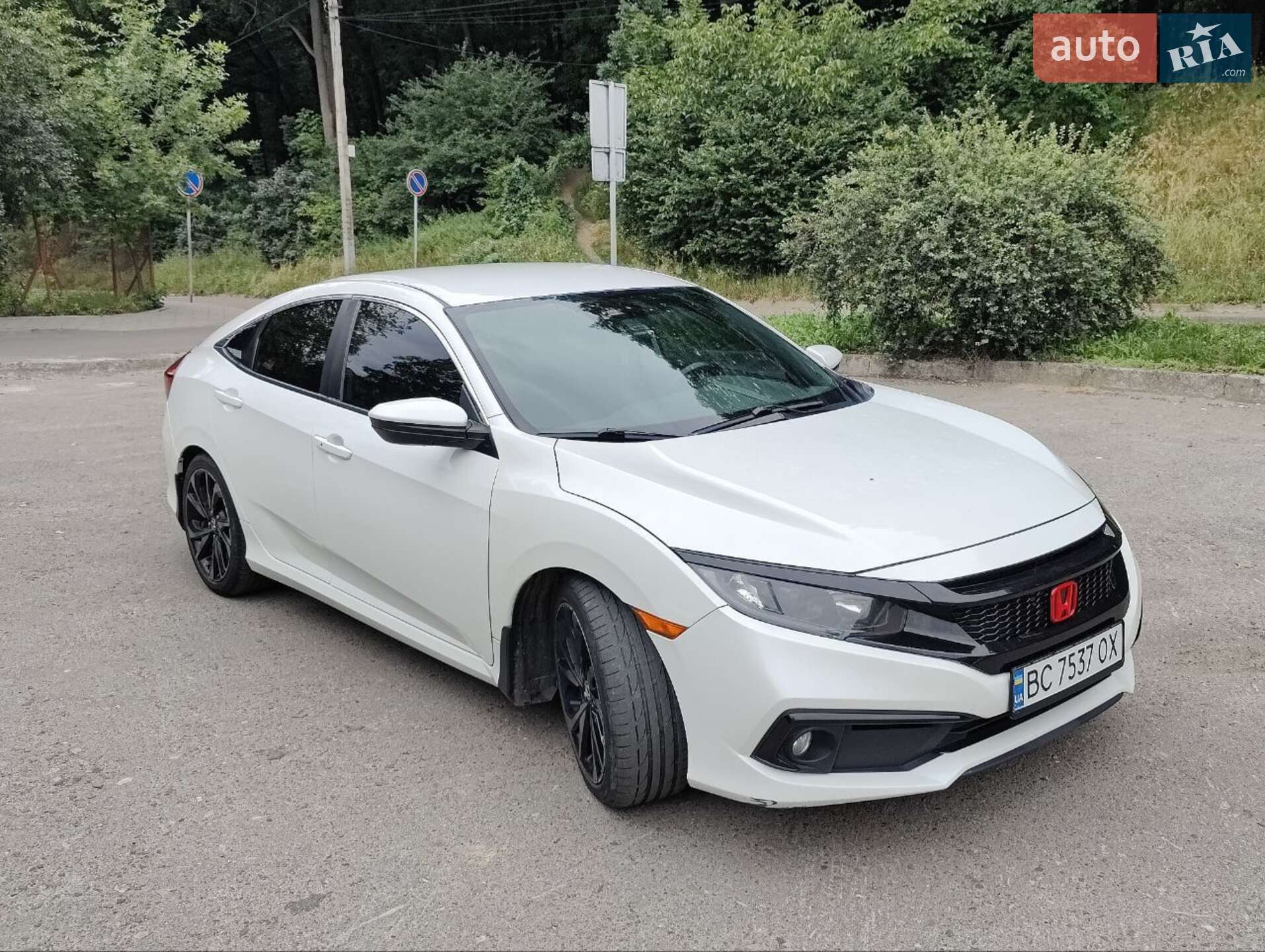 Honda Civic 2019 VIN 2HGFC2F85KH522343 фото оголошення 2 з 9