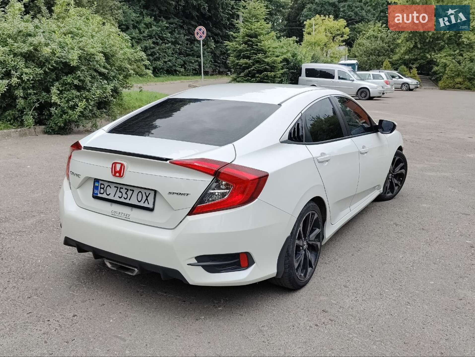 Honda Civic 2019 VIN 2HGFC2F85KH522343 фото оголошення 3 з 9
