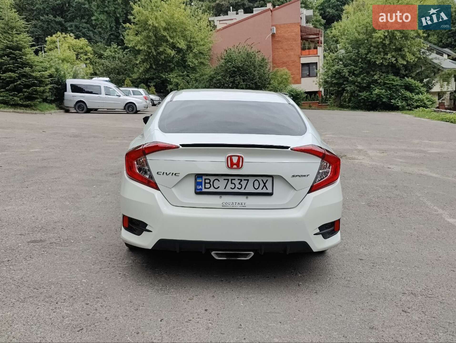 Honda Civic 2019 VIN 2HGFC2F85KH522343 фото оголошення 4 з 9