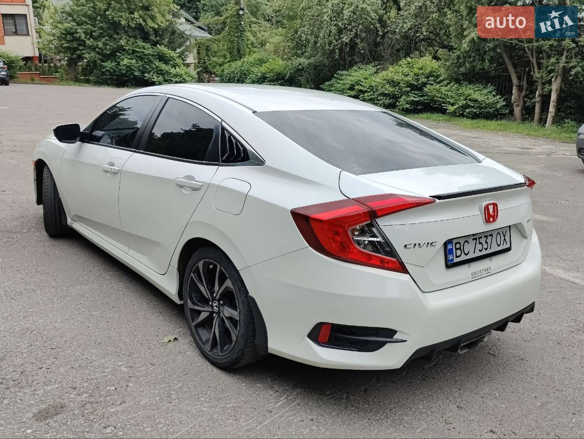 Honda Civic 2019 VIN 2HGFC2F85KH522343 фото оголошення 7 з 9