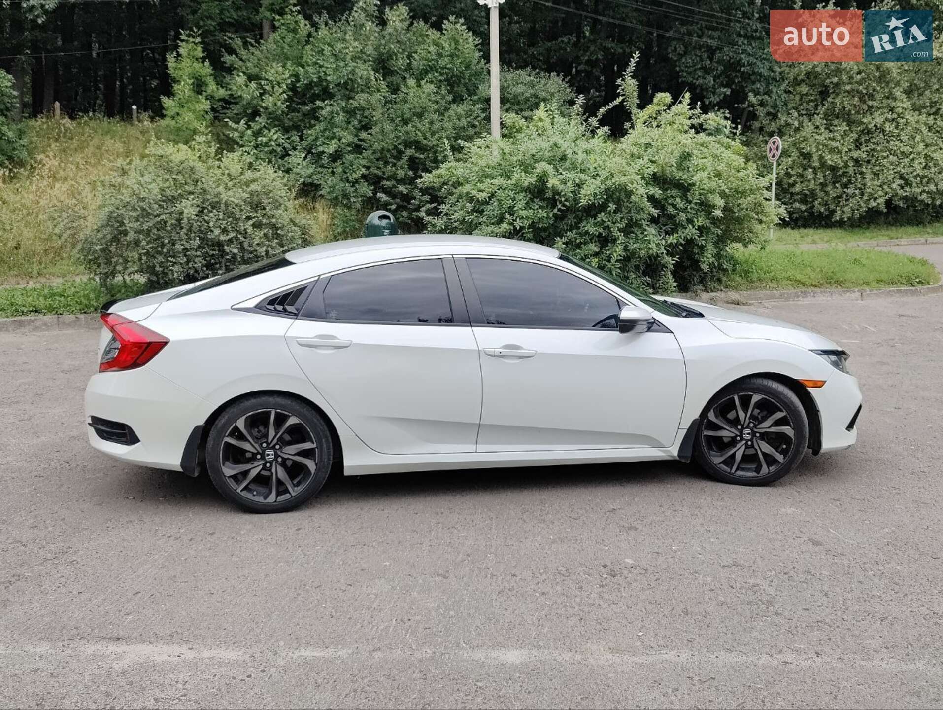 Honda Civic 2019 VIN 2HGFC2F85KH522343 фото оголошення 9 з 9