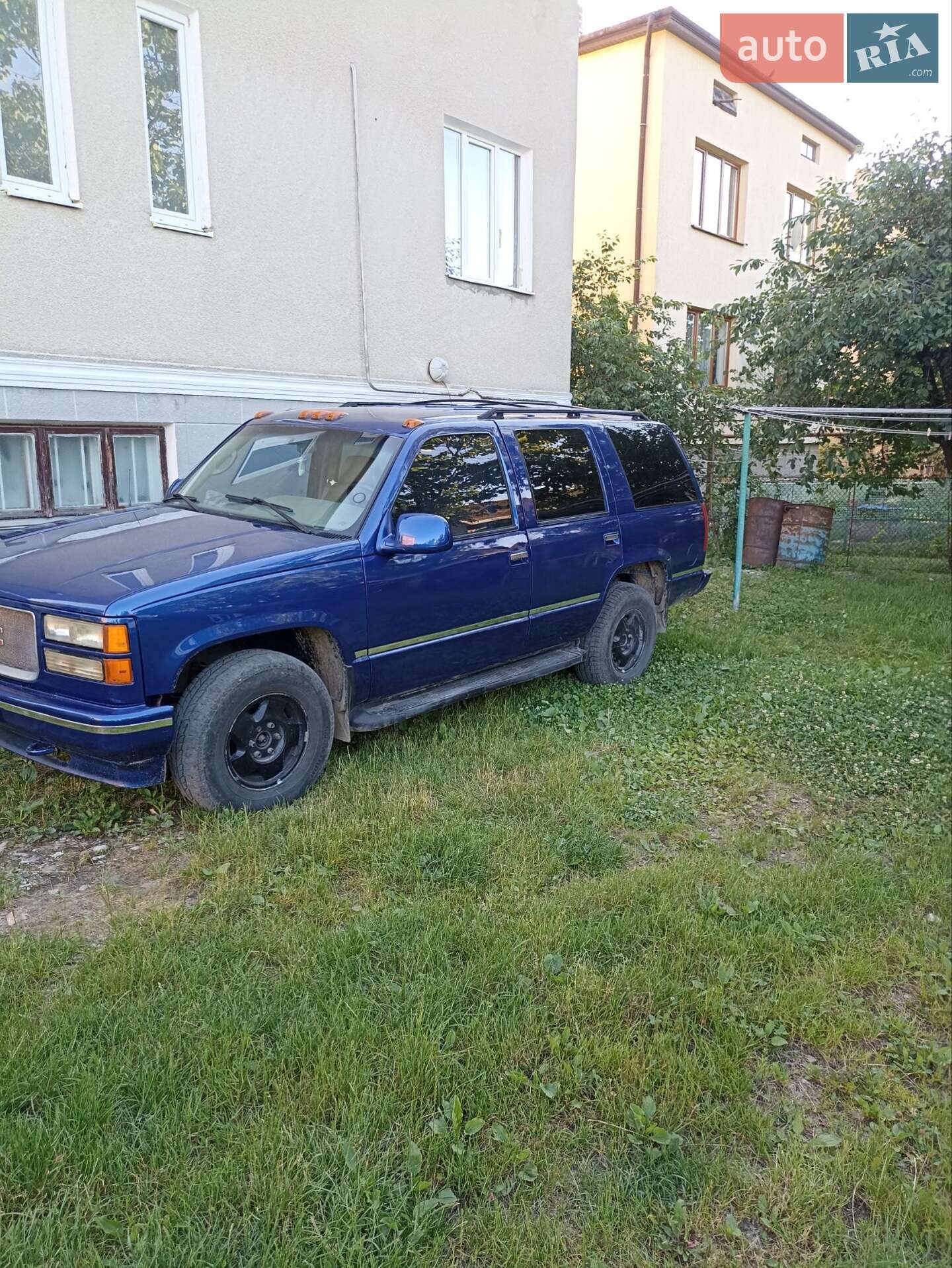 GMC Yukon 1996 VIN 1GKEK13R4TJ753162 фото оголошення 2 з 7