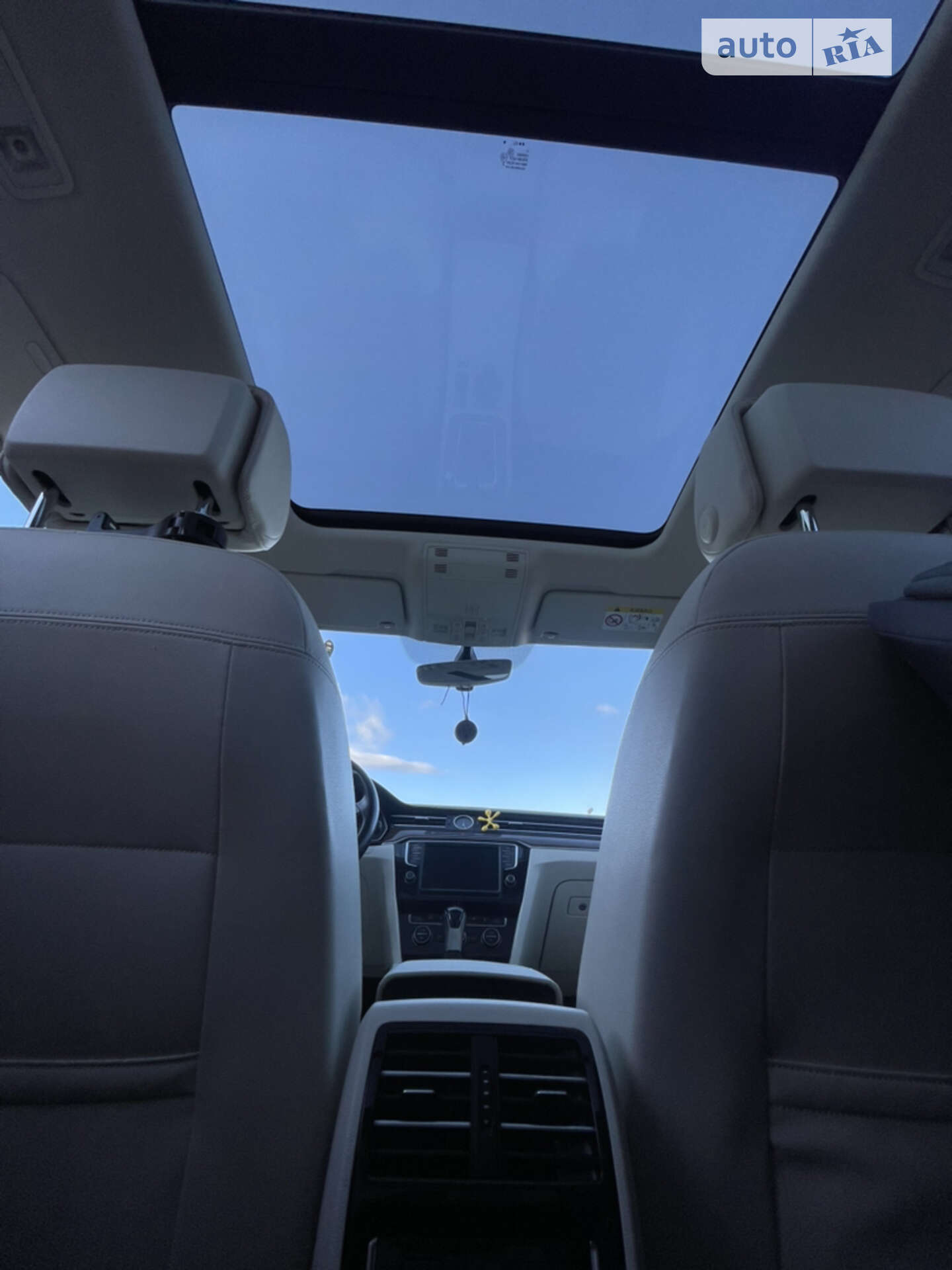 Volkswagen Passat 2015 VIN WVWZZZ3CZGP009050 фото оголошення 13 з 61