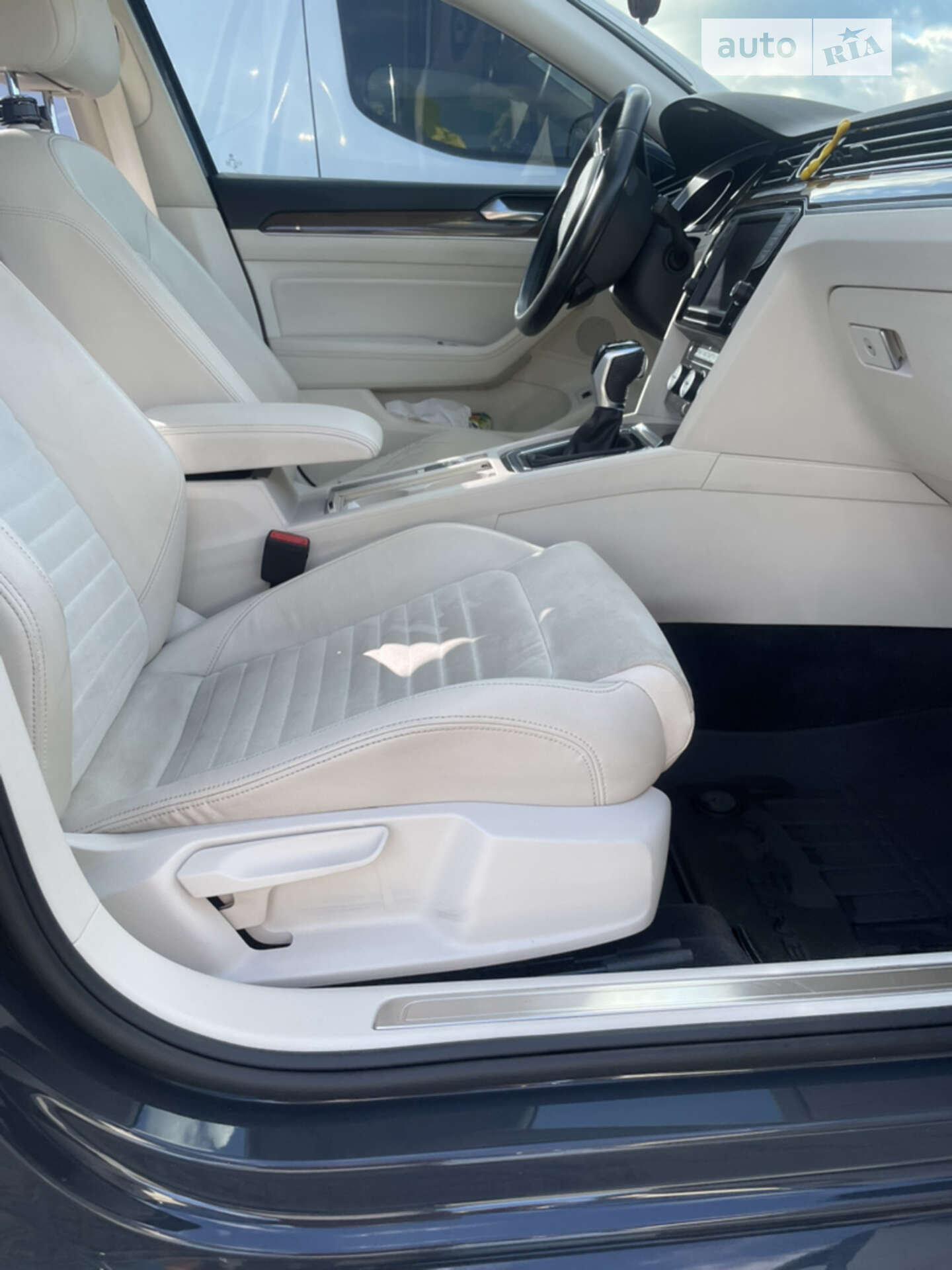 Volkswagen Passat 2015 VIN WVWZZZ3CZGP009050 фото оголошення 41 з 61