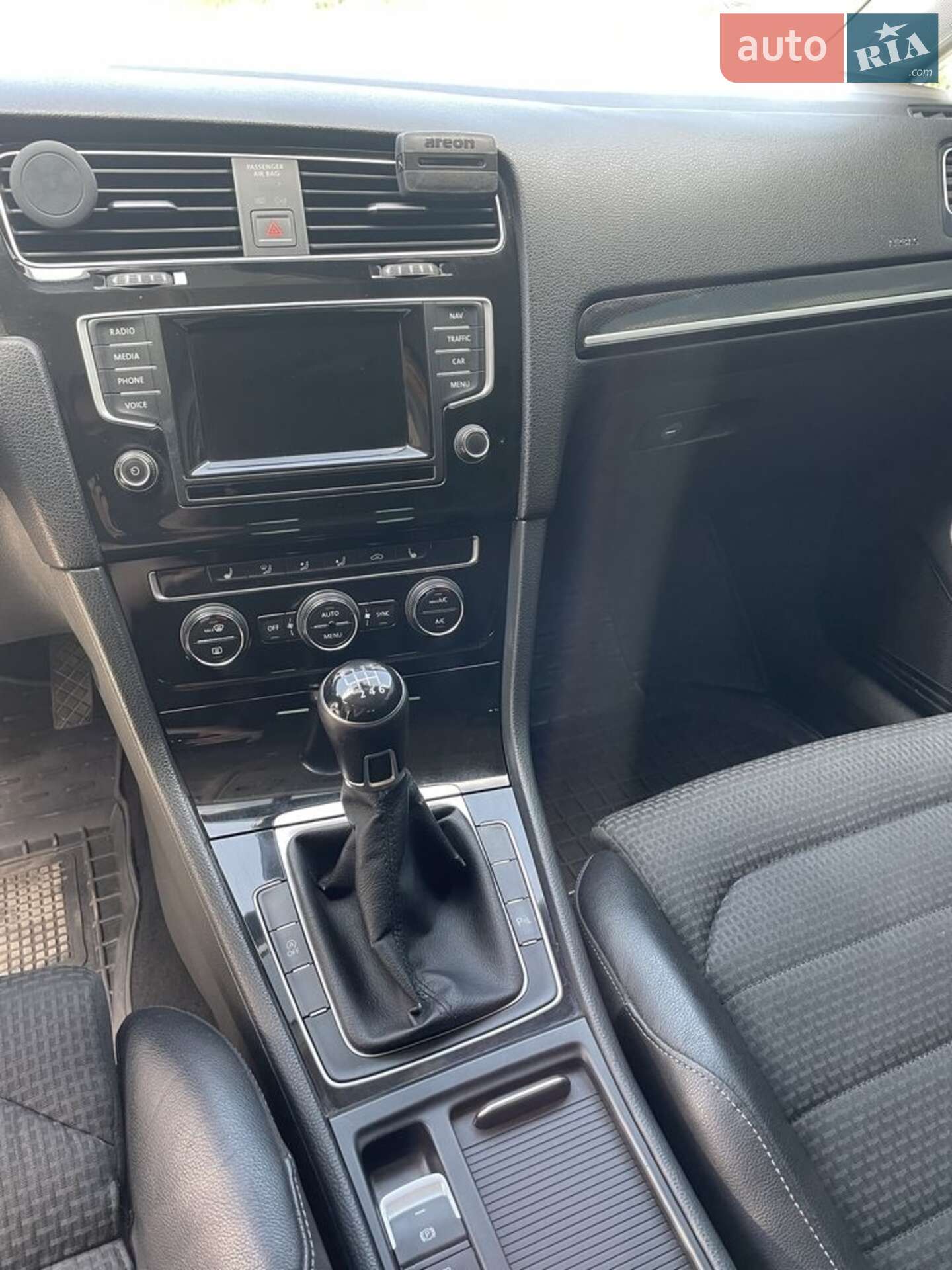 Volkswagen Golf 2015 VIN WVWZZZAUZFP634452 фото оголошення 19 з 21