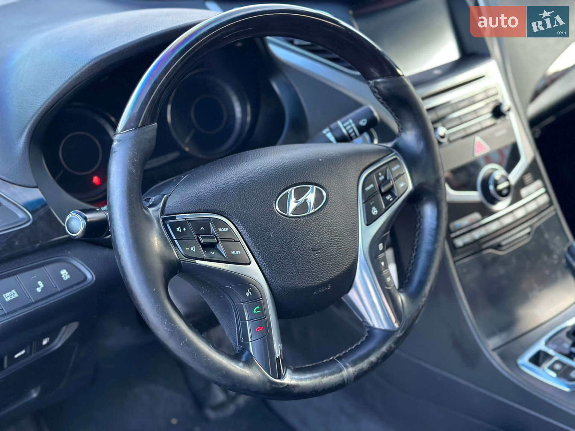 Hyundai Grandeur 2014 VIN KMHFF41RBFA442124 фото оголошення 17 з 18
