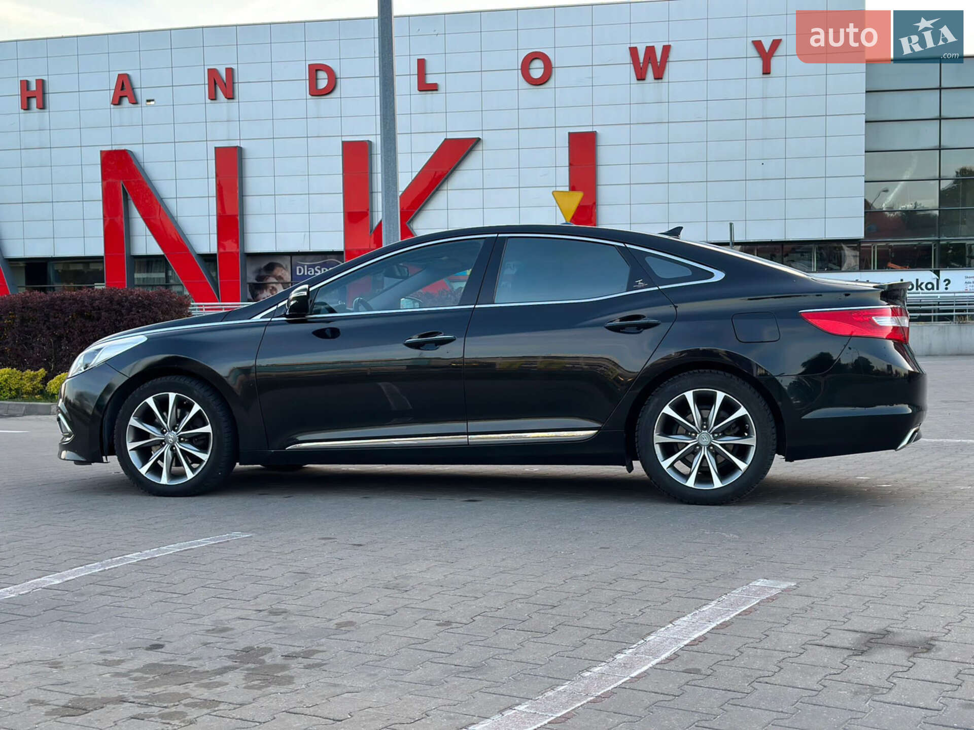 Hyundai Grandeur 2014 VIN KMHFF41RBFA442124 фото оголошення 15 з 18