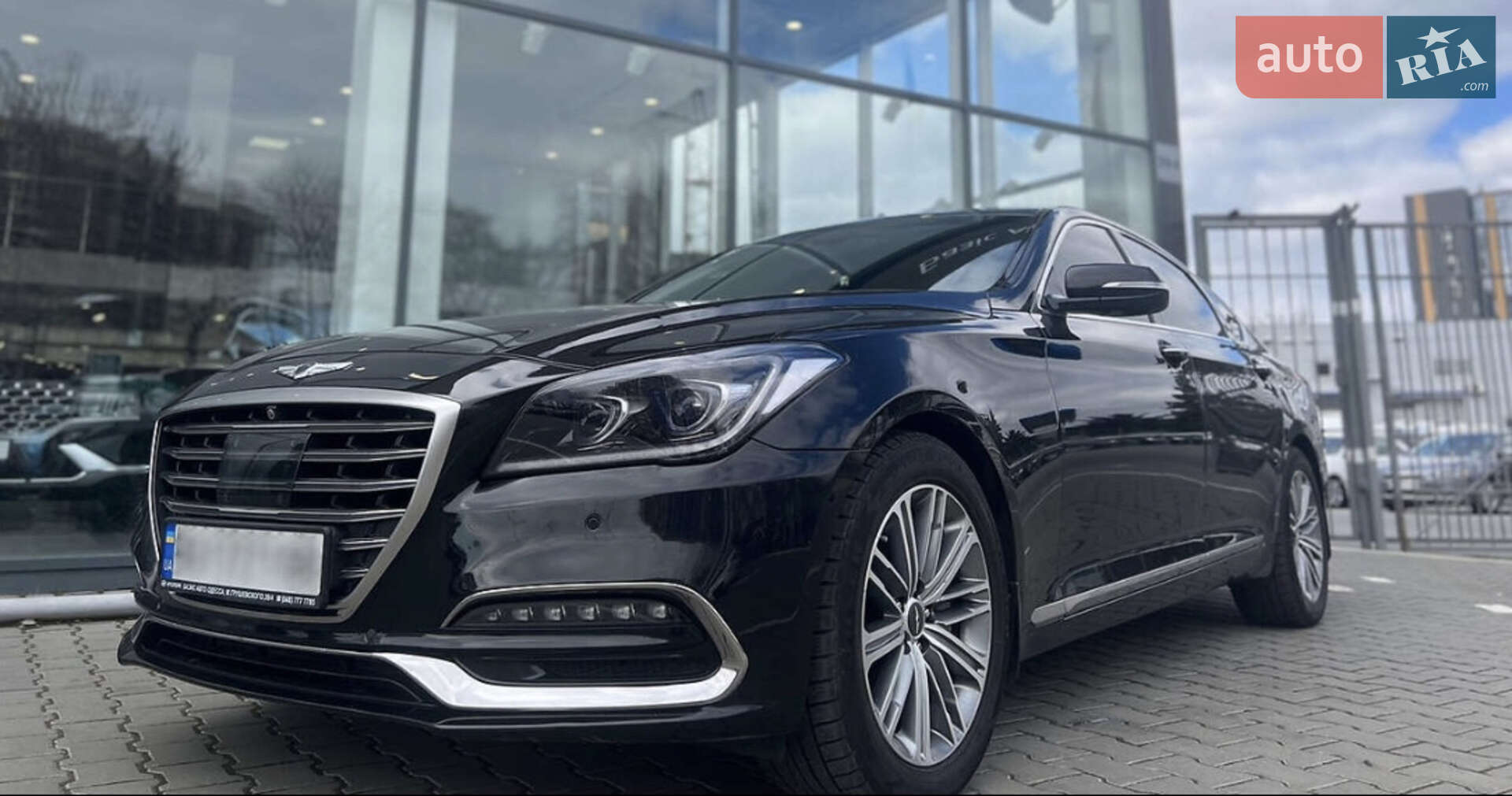 Hyundai Genesis 2017 VIN KMHGN411DHU232690 фото оголошення 4 з 33