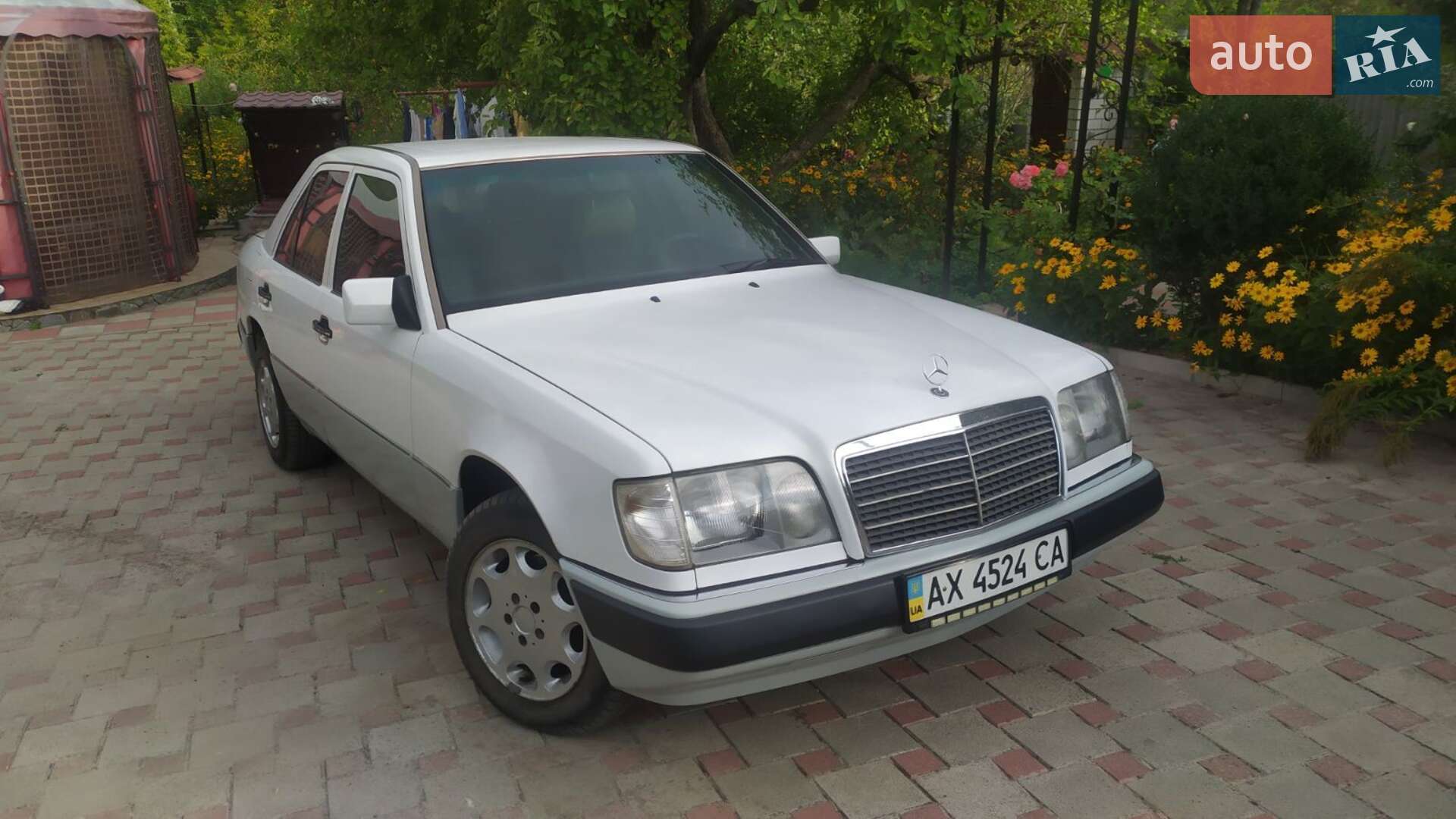 Mercedes-Benz E-Class 1992 VIN WDB1241301B664873 фото оголошення 3 з 23