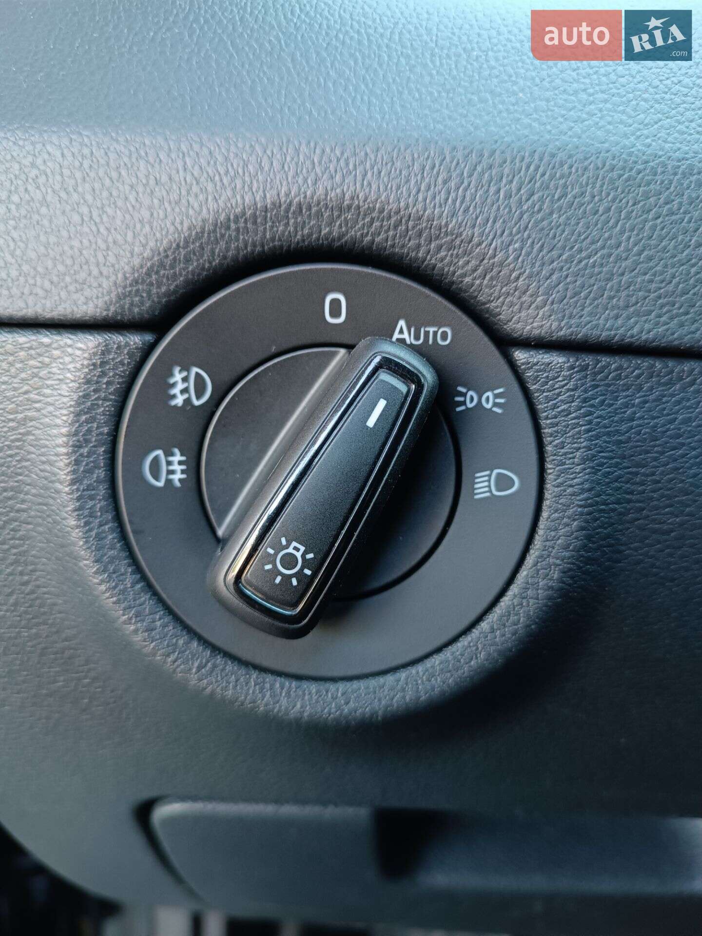 Skoda Octavia 2019 VIN TMBJJ9NE8K0144828 фото оголошення 24 з 50