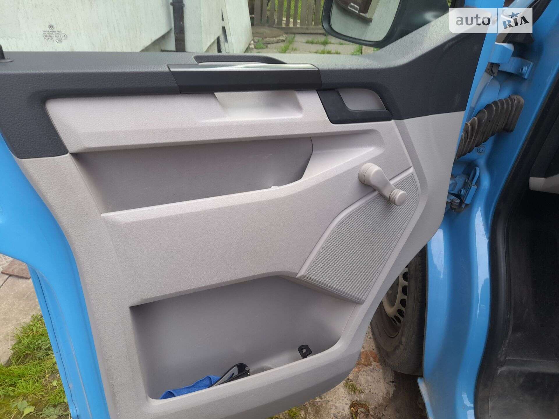 Volkswagen Transporter 2015 VIN WV1ZZZ7HZGH024568 фото оголошення 16 з 18