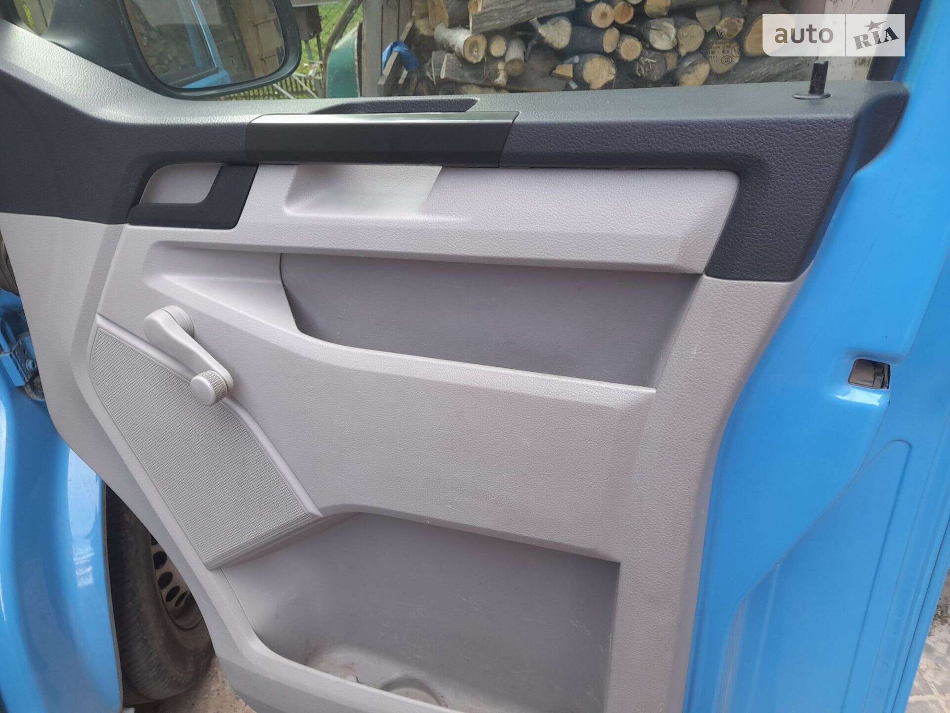 Volkswagen Transporter 2015 VIN WV1ZZZ7HZGH024568 фото оголошення 13 з 18
