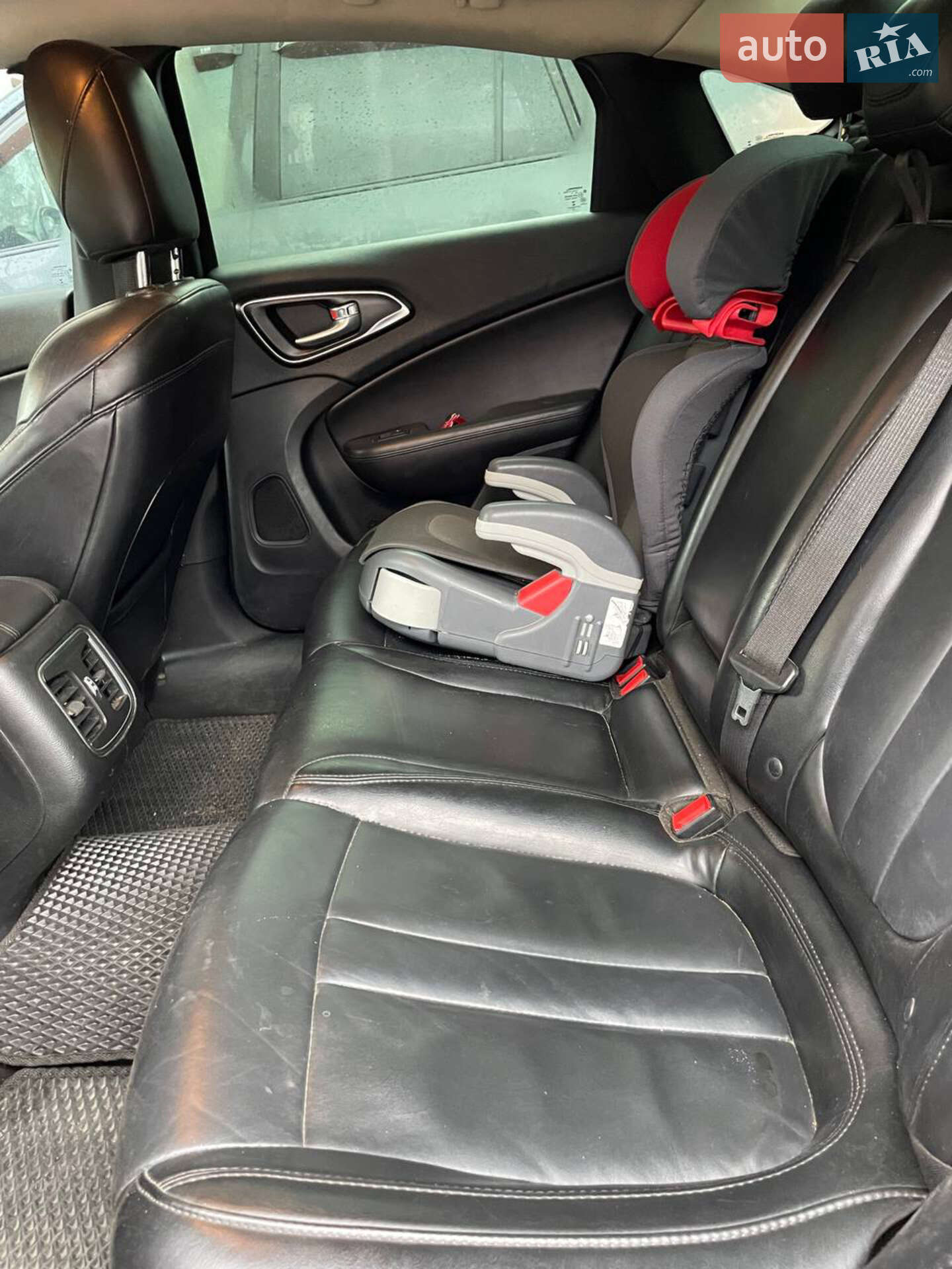 Chrysler 200 2016 VIN 1C3CCCAB1GN178040 фото оголошення 4 з 9