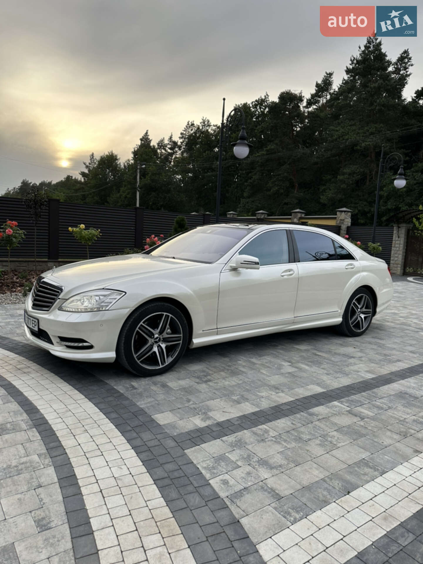 Mercedes-Benz S-Class 2013 VIN WDDNG9EB0DA533729 фото оголошення 2 з 31