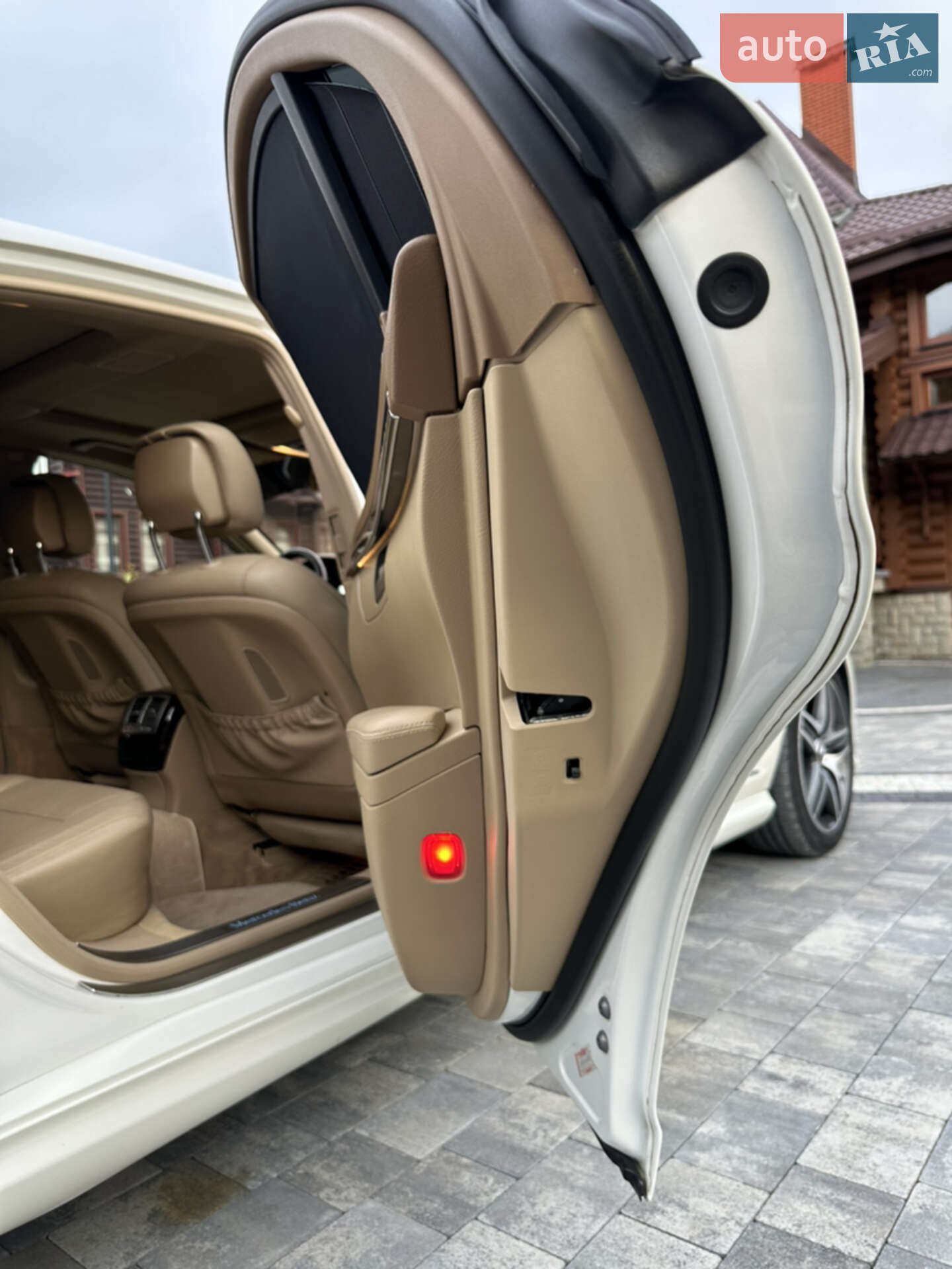Mercedes-Benz S-Class 2013 VIN WDDNG9EB0DA533729 фото оголошення 12 з 31
