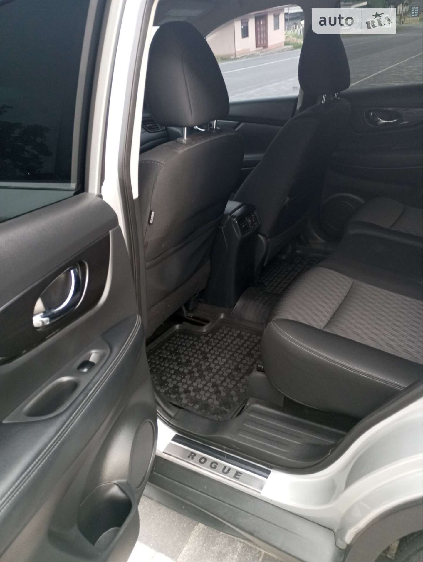 Nissan Rogue 2017 VIN KNMAT2MV5JP504436 фото оголошення 3 з 16