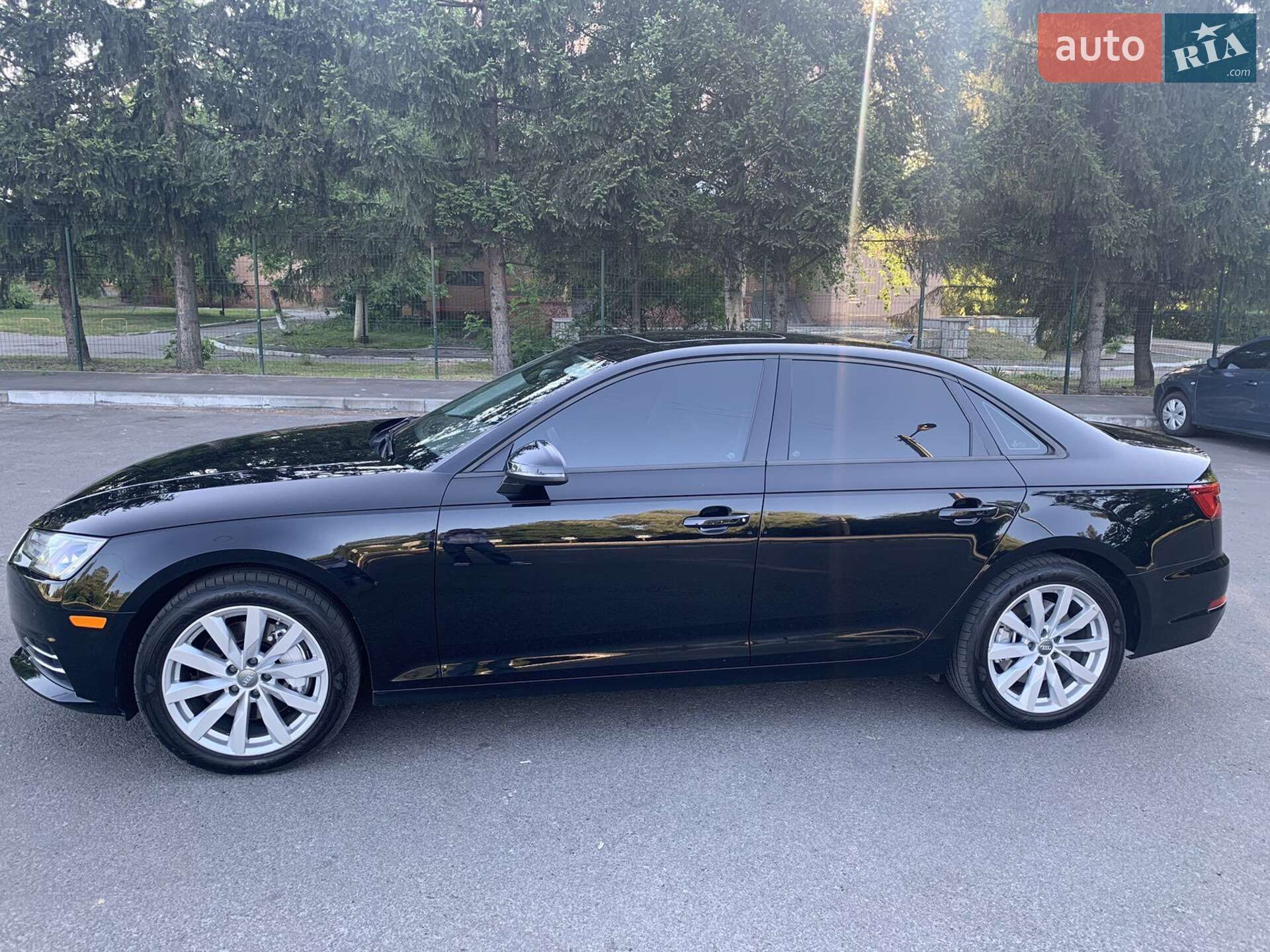 Audi A4 2016 VIN WAUANAF4XHN018880 фото оголошення 12 з 16