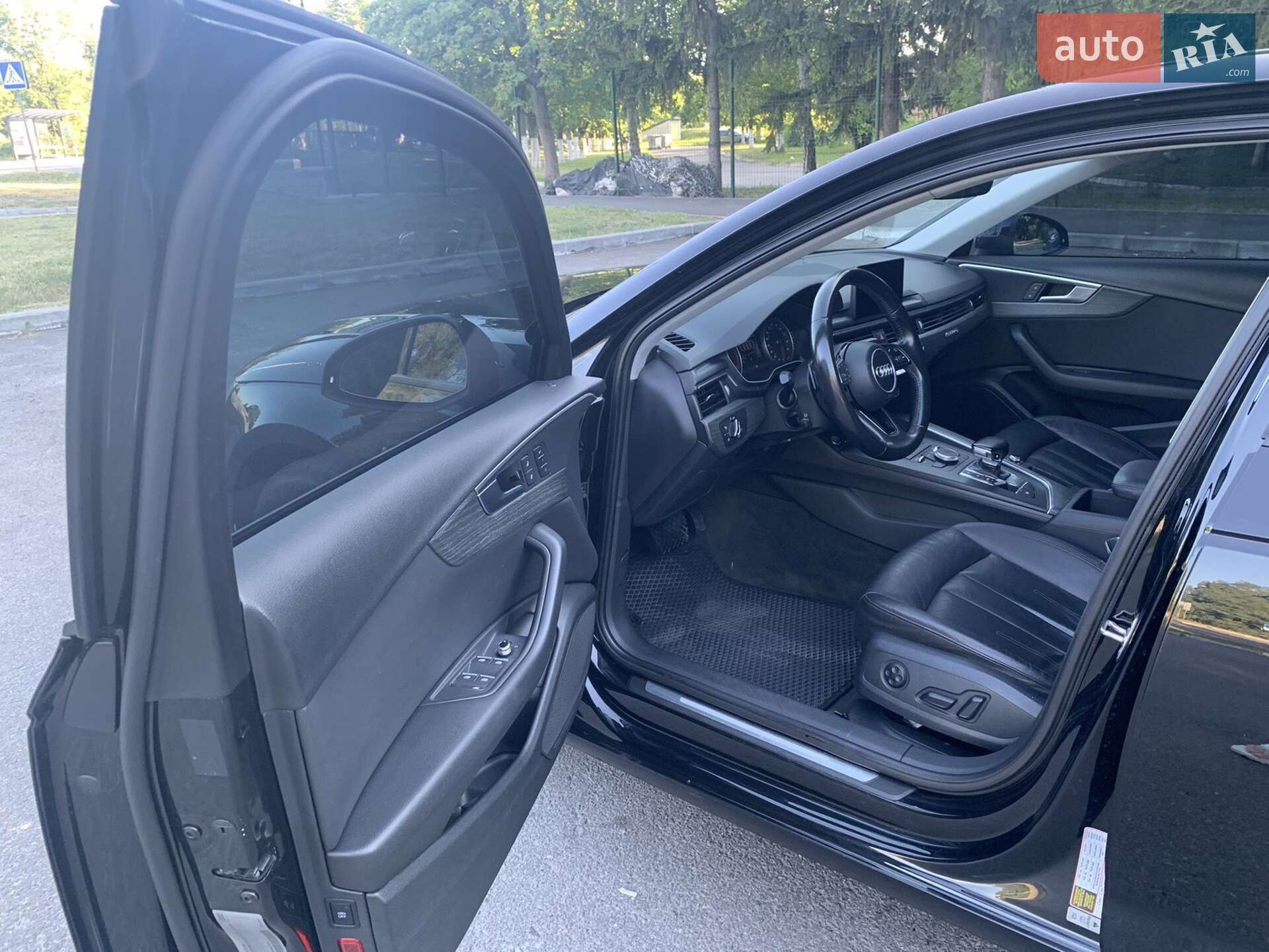Audi A4 2016 VIN WAUANAF4XHN018880 фото оголошення 15 з 16
