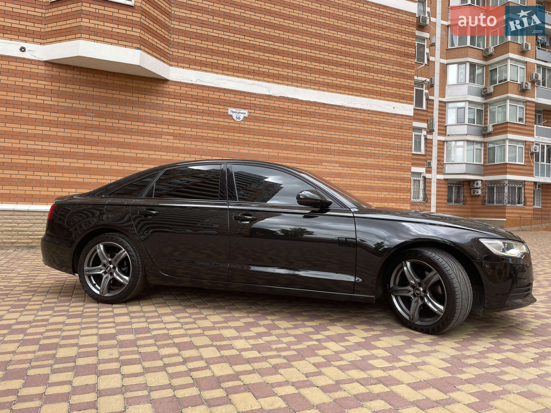 Audi A6 2011 VIN WAUZZZ4G8BN021352 фото оголошення 2 з 12