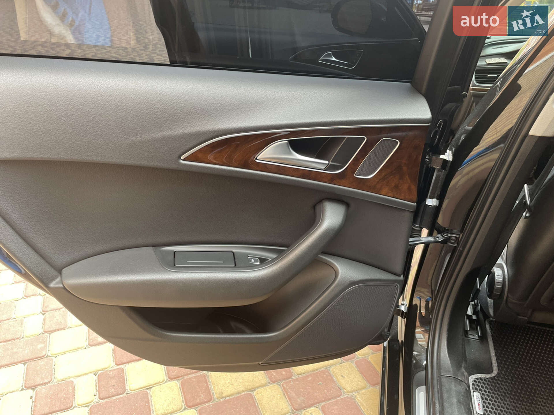 Audi A6 2011 VIN WAUZZZ4G8BN021352 фото оголошення 5 з 12