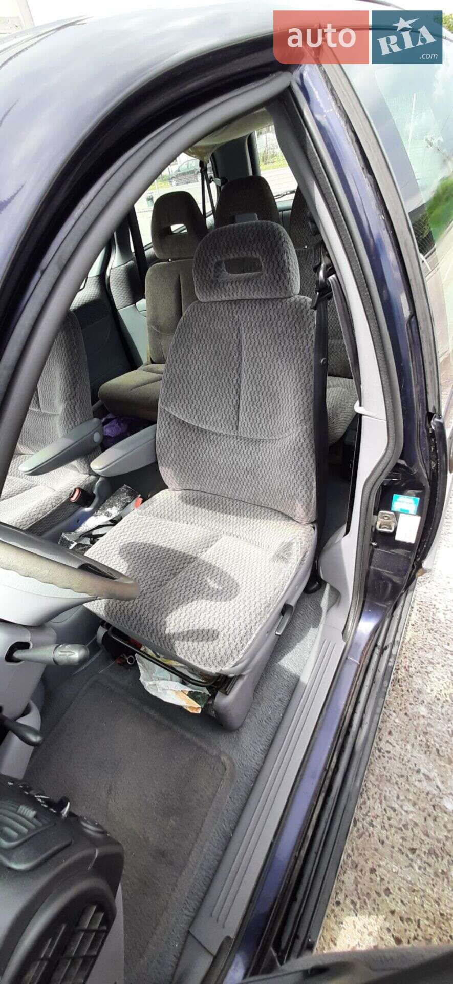 Chrysler Grand Voyager 1998 VIN 1C4GYN5MXWU550713 фото оголошення 9 з 29