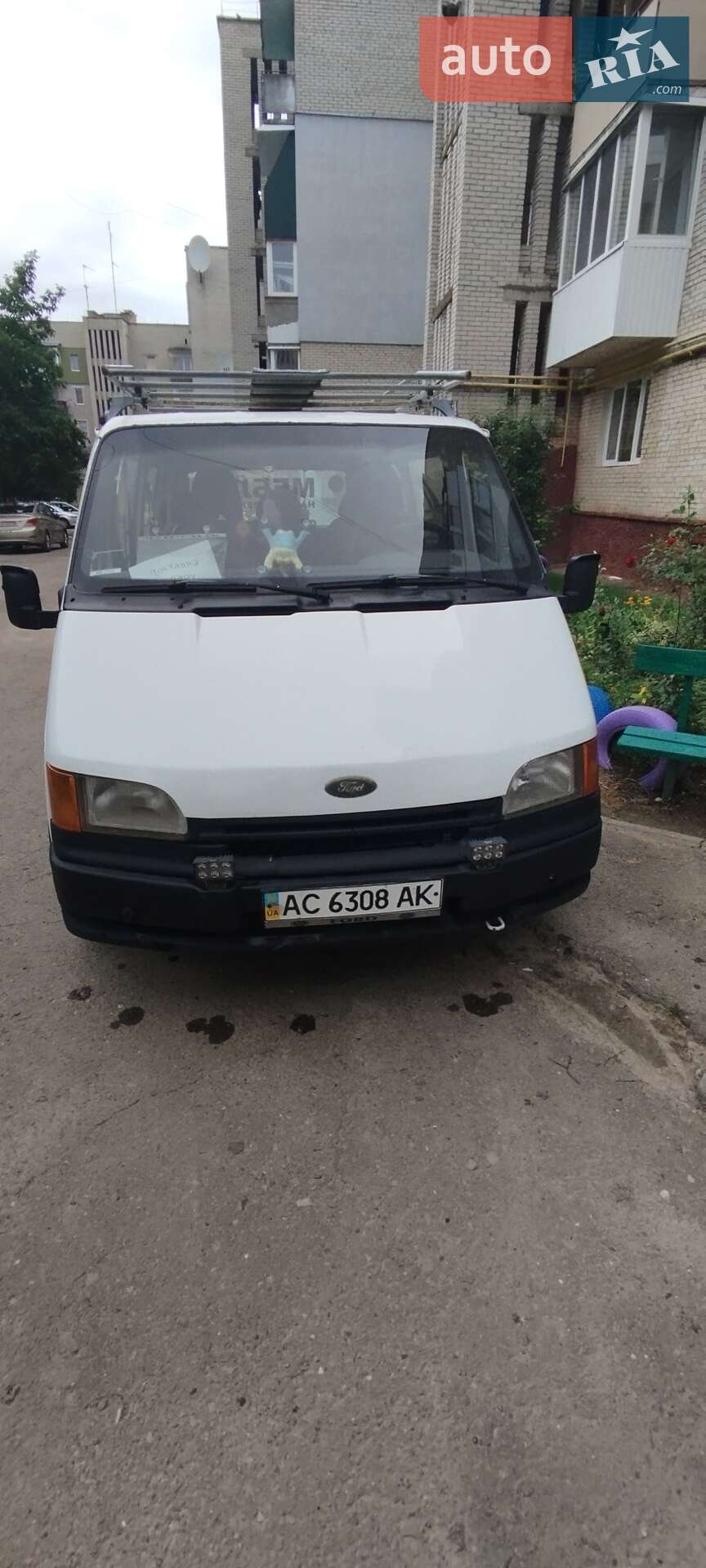 Ford Transit 1993 VIN WF0HXXGBVHPE32660 фото оголошення 2 з 6