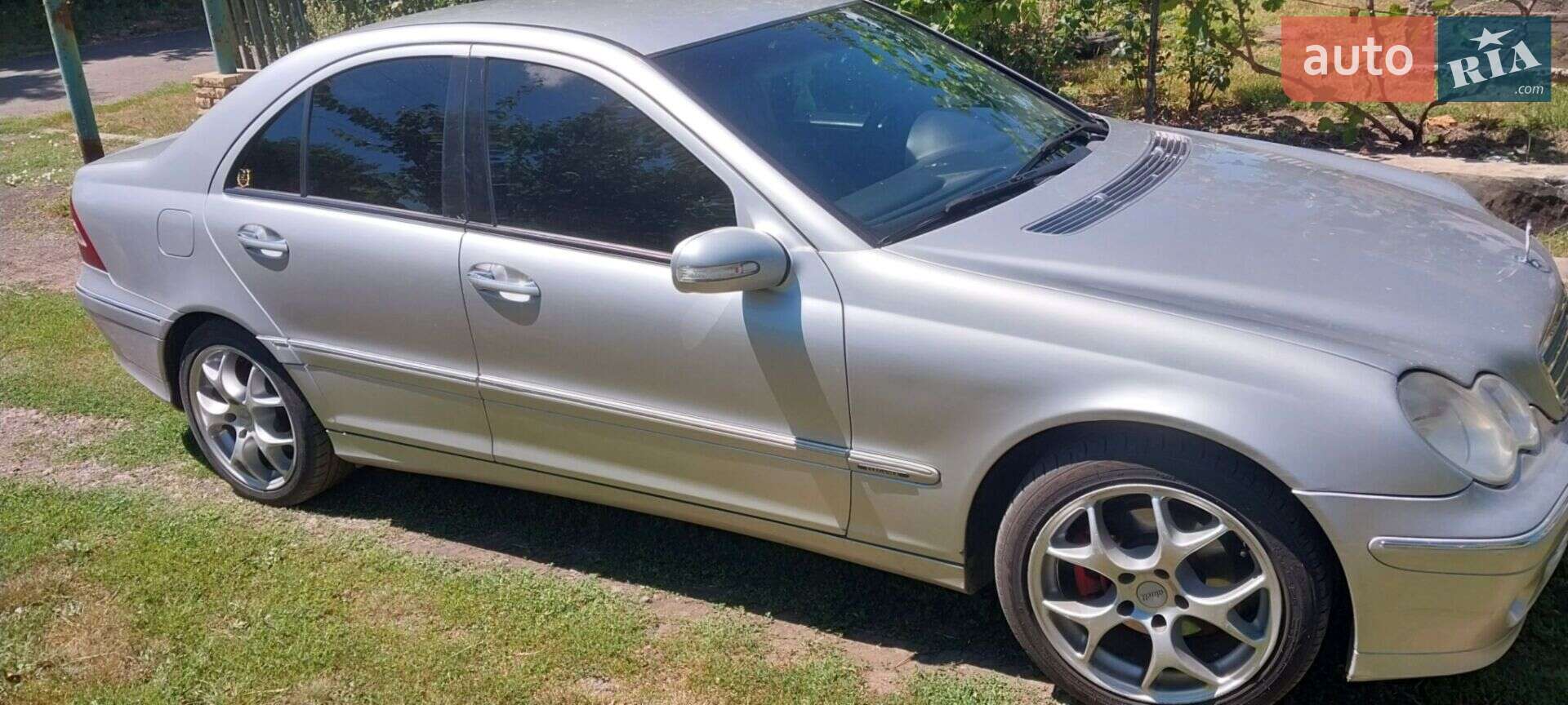 Mercedes-Benz C-Class 2004 VIN WDB2030421A657781 фото оголошення 3 з 11