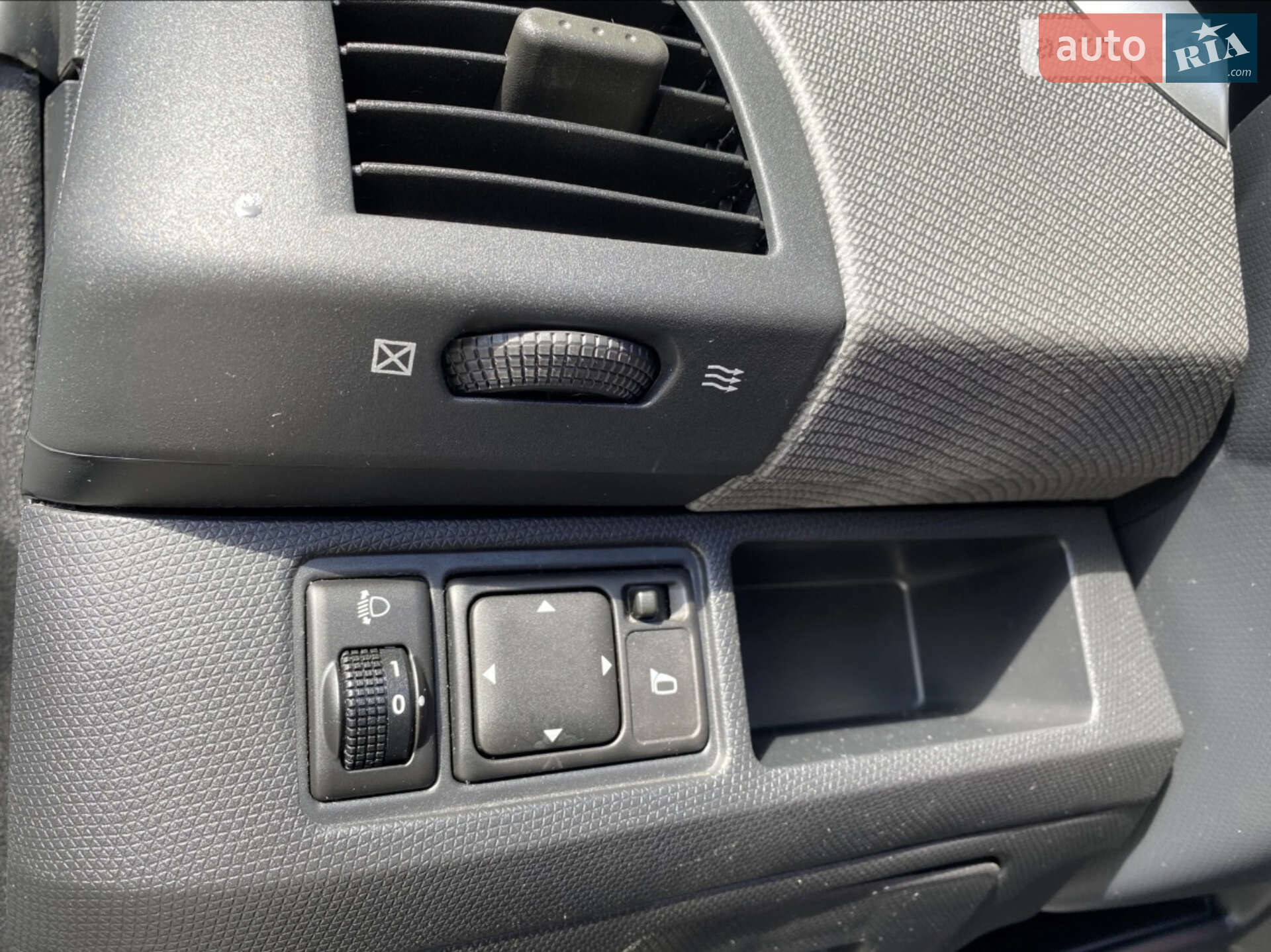 Nissan Micra 2006 VIN SJN2EAK12U6022526 фото оголошення 11 з 39