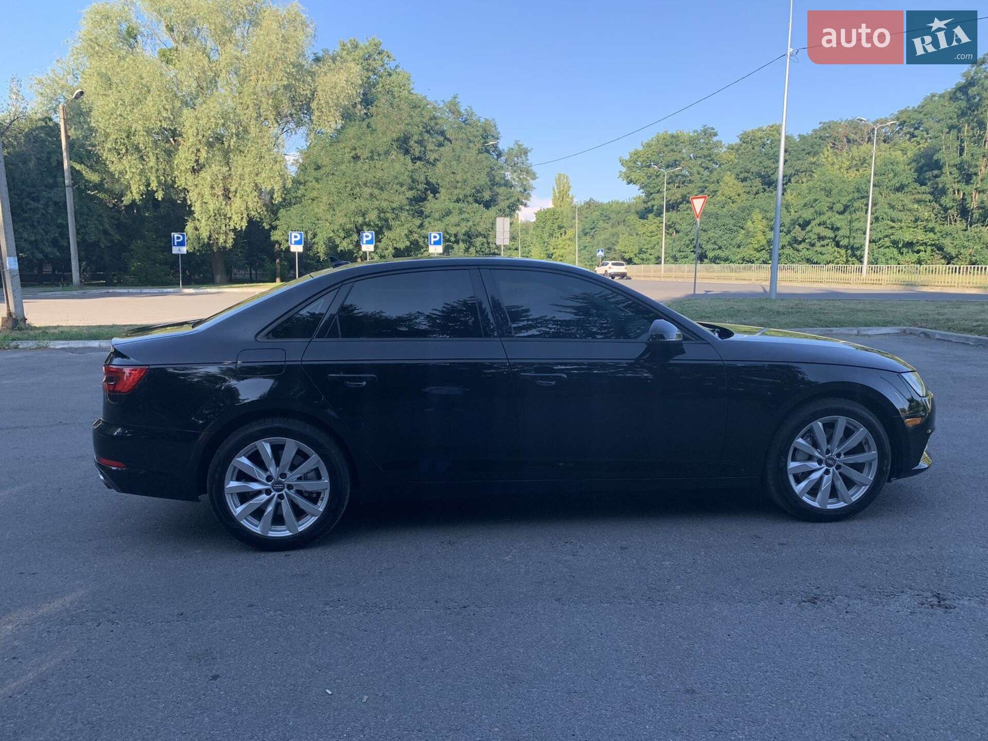 Audi A4 2016 VIN WAUANAF4XHN018880 фото оголошення 7 з 23