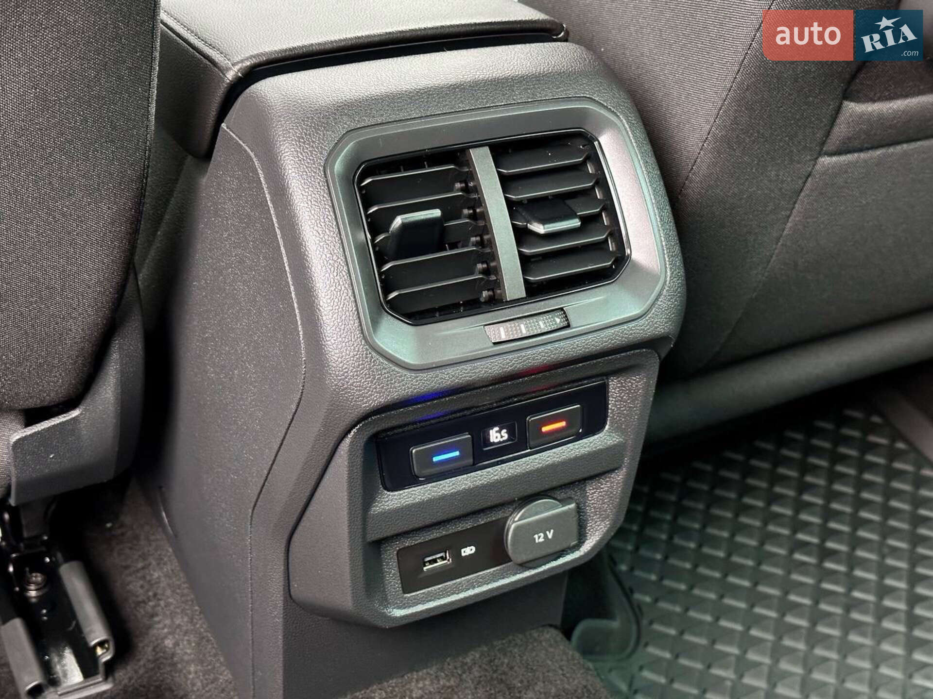 Volkswagen Tiguan 2020 VIN WVGZZZ5NZLW896630 фото оголошення 11 з 30