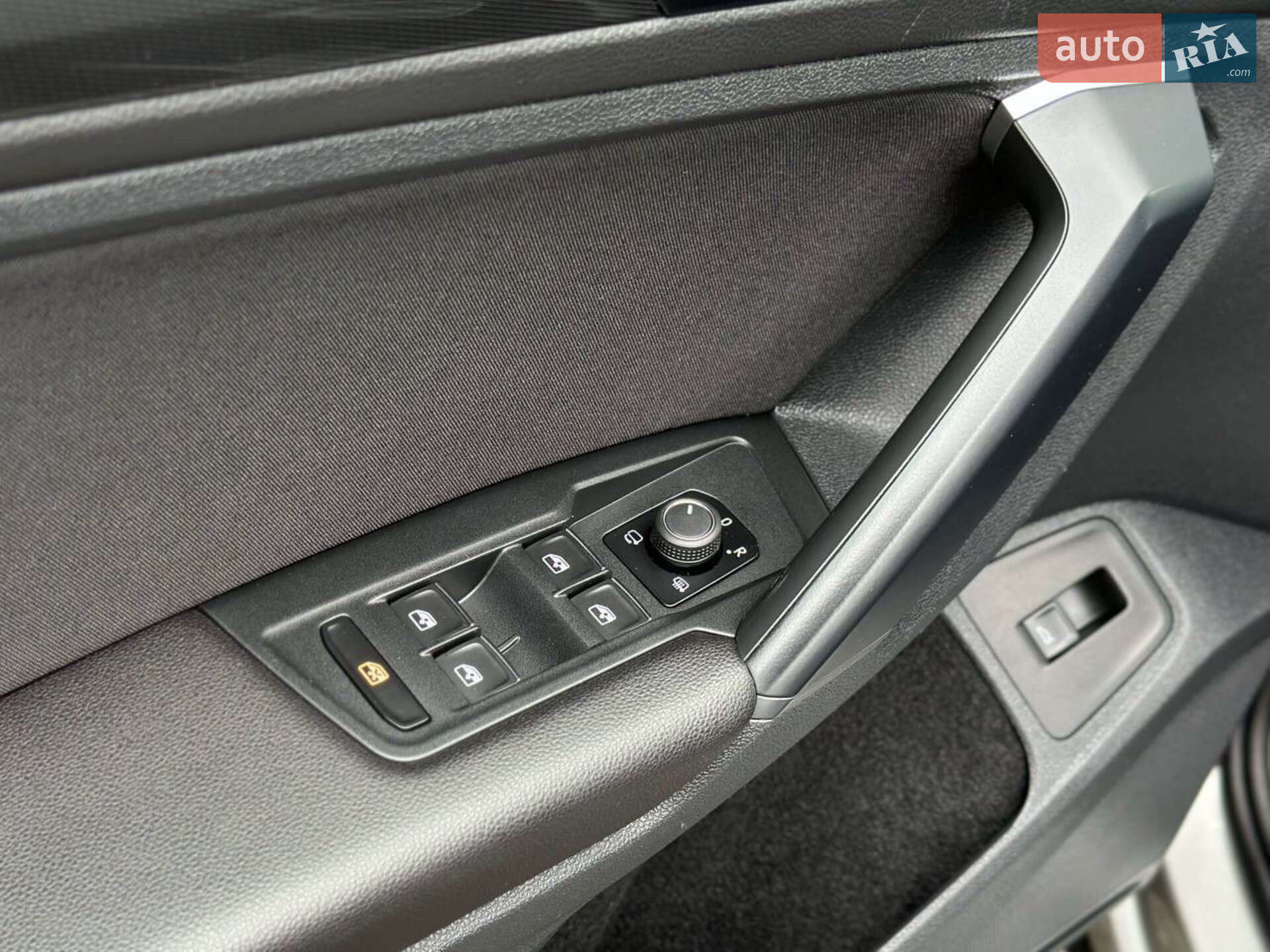 Volkswagen Tiguan 2020 VIN WVGZZZ5NZLW896630 фото оголошення 12 з 30