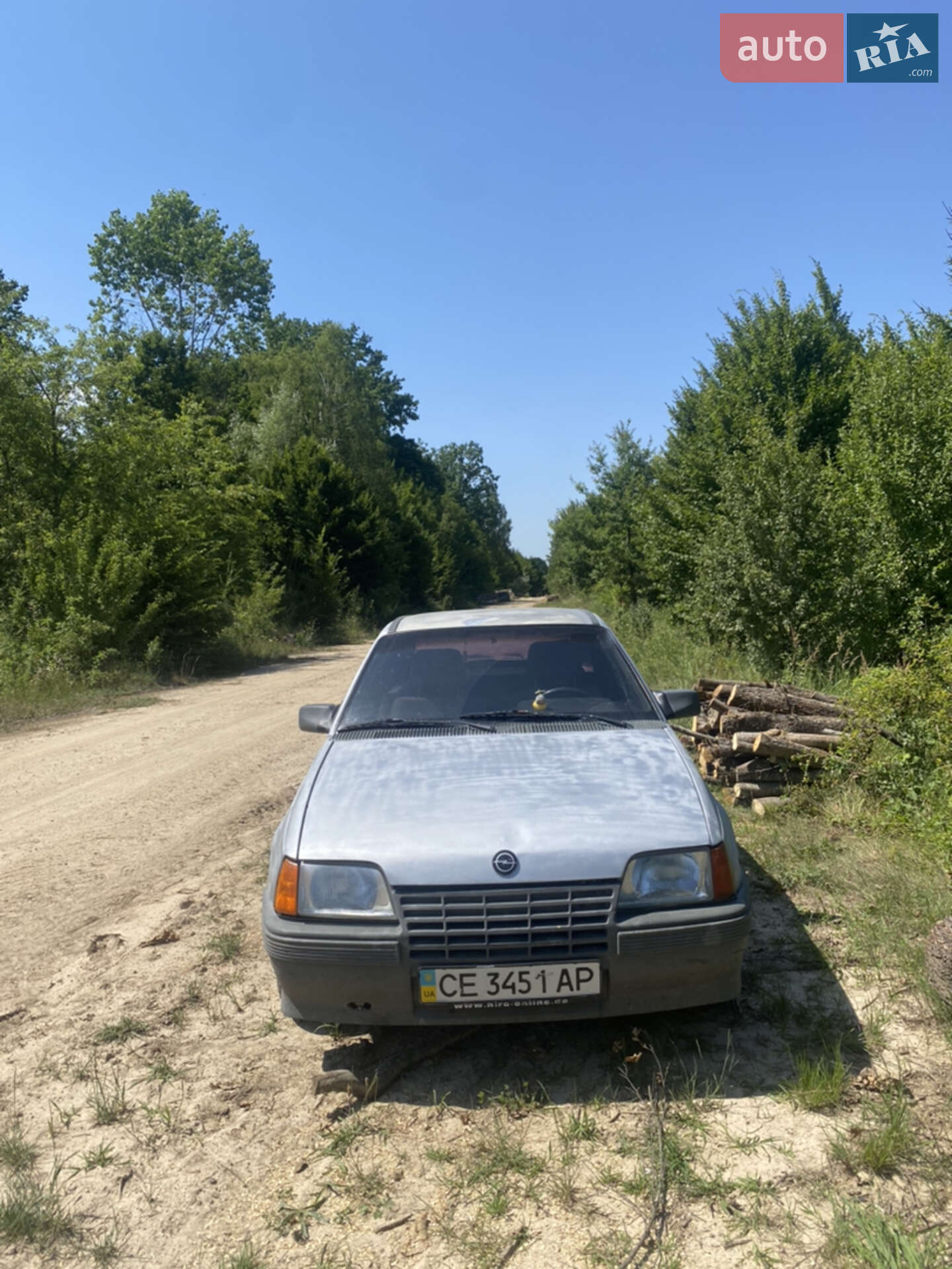 Opel Kadett 1987 VIN W0L000033H5126541 фото оголошення 2 з 8