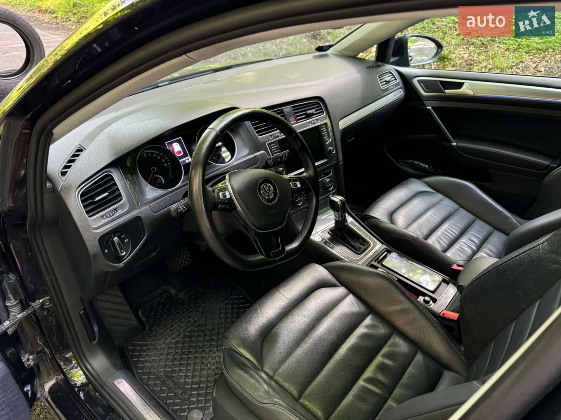 Volkswagen e-Golf 2015 VIN WVWZZZAUZFW908392 фото оголошення 26 з 60
