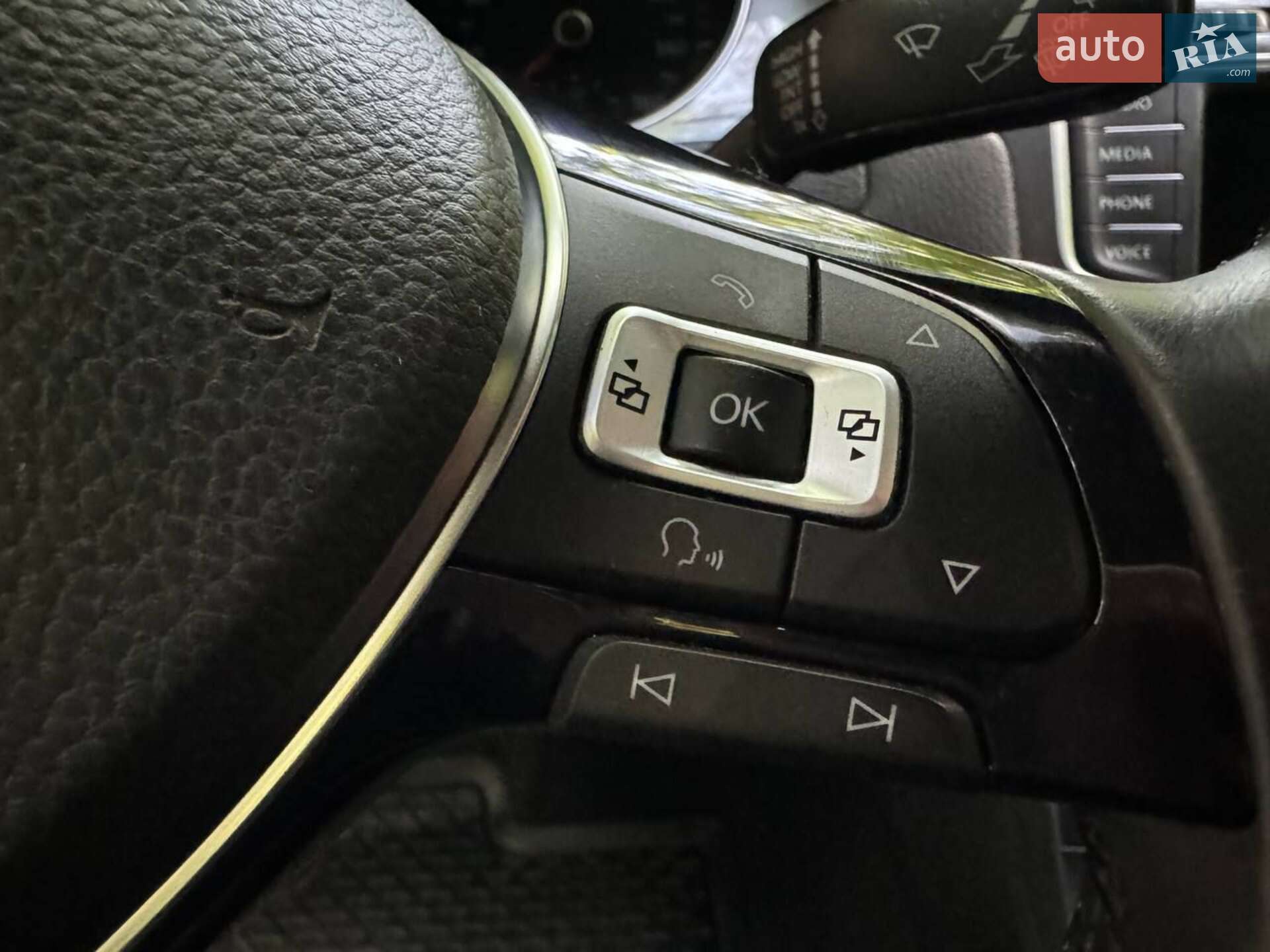 Volkswagen e-Golf 2015 VIN WVWZZZAUZFW908392 фото оголошення 36 з 60