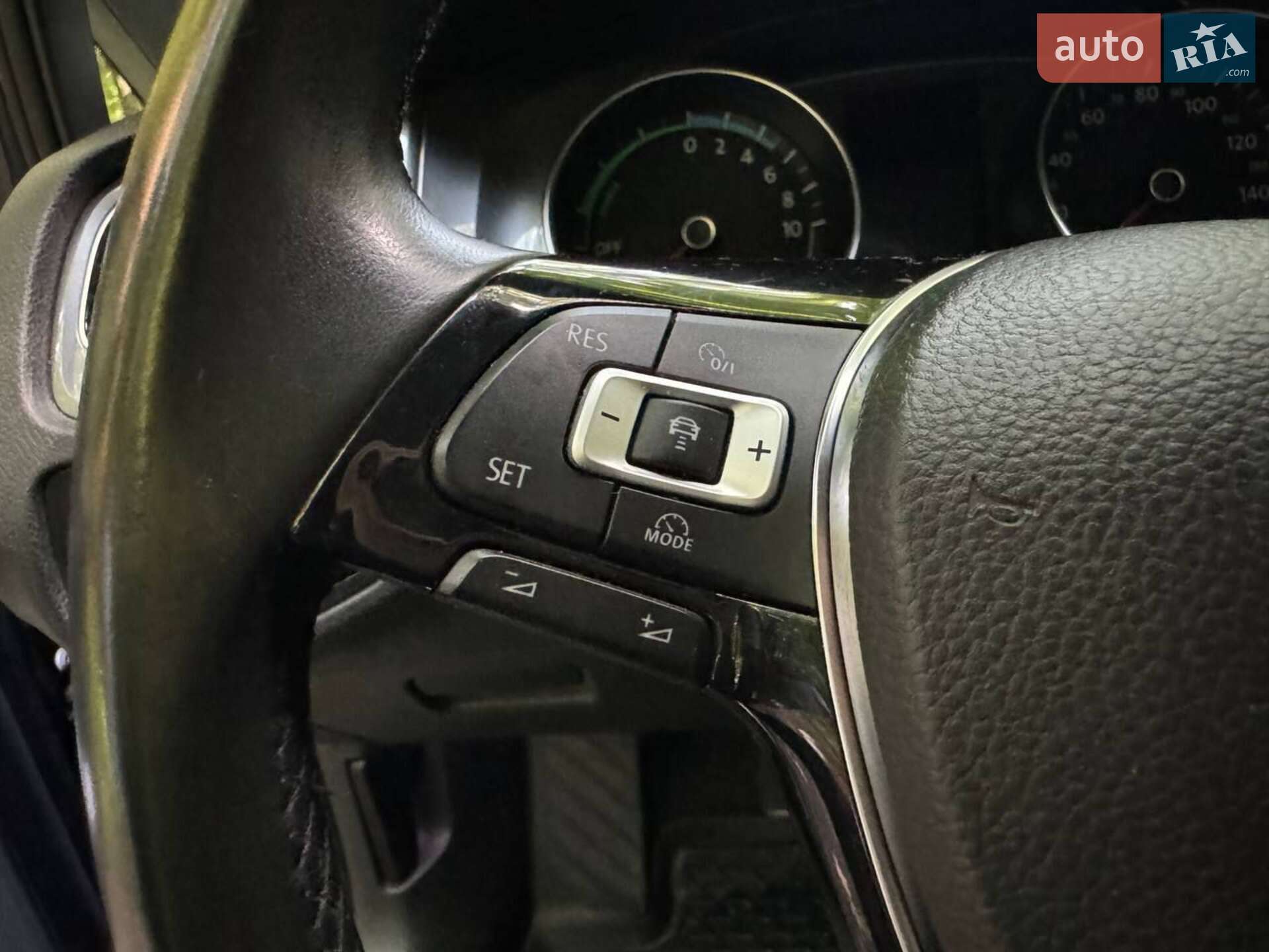 Volkswagen e-Golf 2015 VIN WVWZZZAUZFW908392 фото оголошення 37 з 60