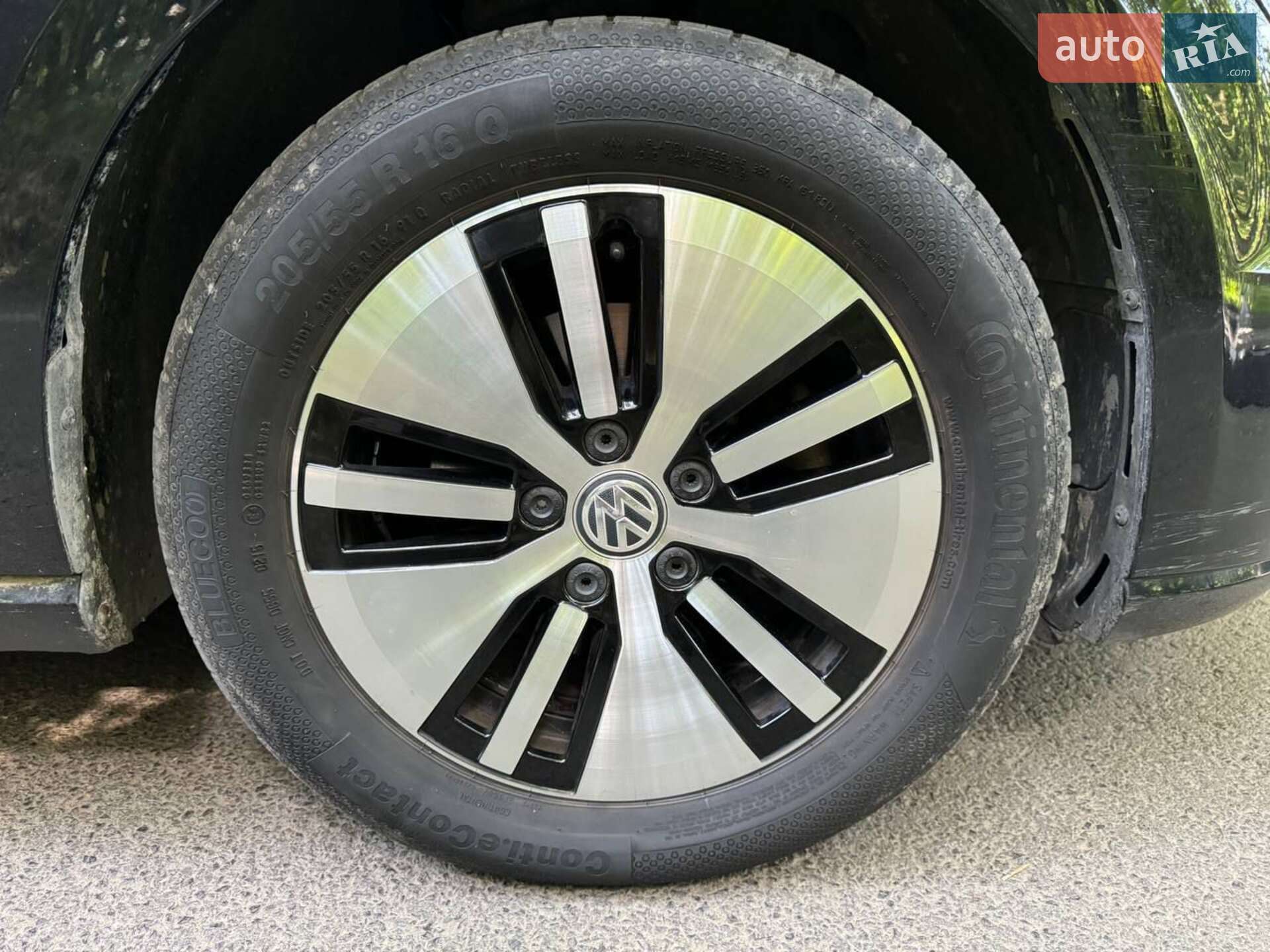 Volkswagen e-Golf 2015 VIN WVWZZZAUZFW908392 фото оголошення 59 з 60