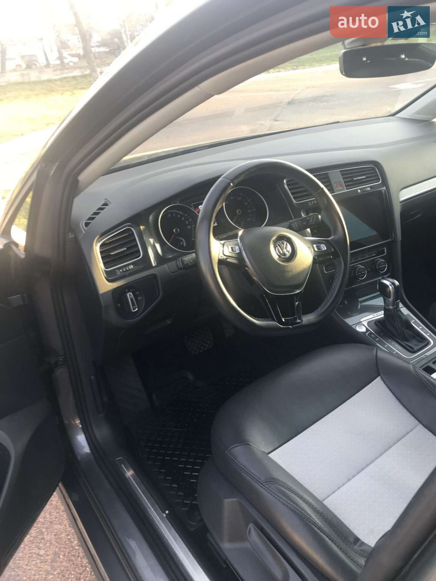 Volkswagen e-Golf 2018 VIN WVWZZZAUZJ8903875 фото оголошення 23 з 28