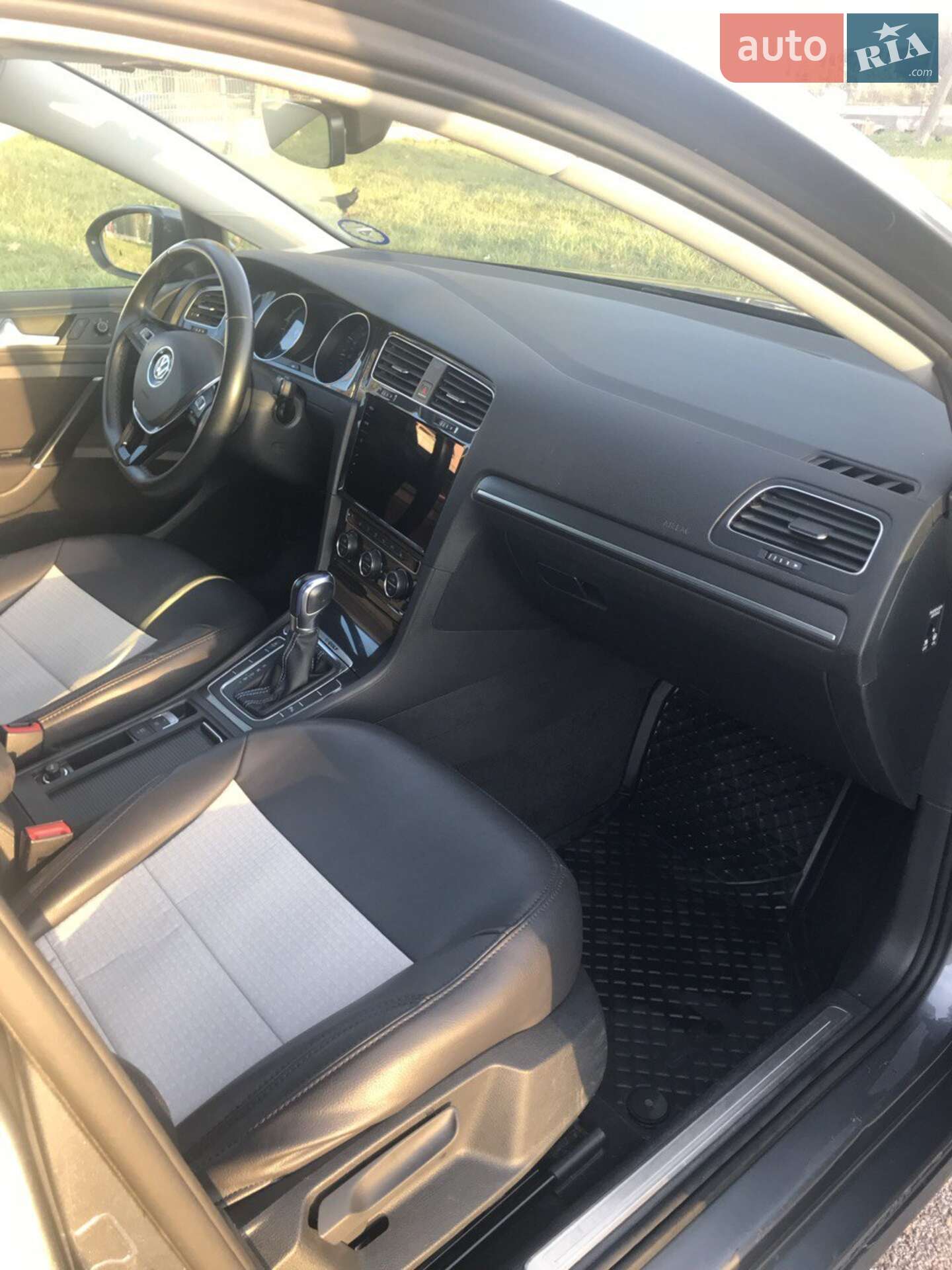 Volkswagen e-Golf 2018 VIN WVWZZZAUZJ8903875 фото оголошення 24 з 28