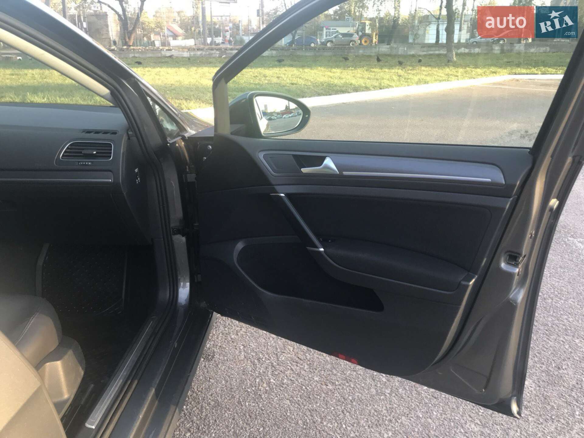 Volkswagen e-Golf 2018 VIN WVWZZZAUZJ8903875 фото оголошення 26 з 28