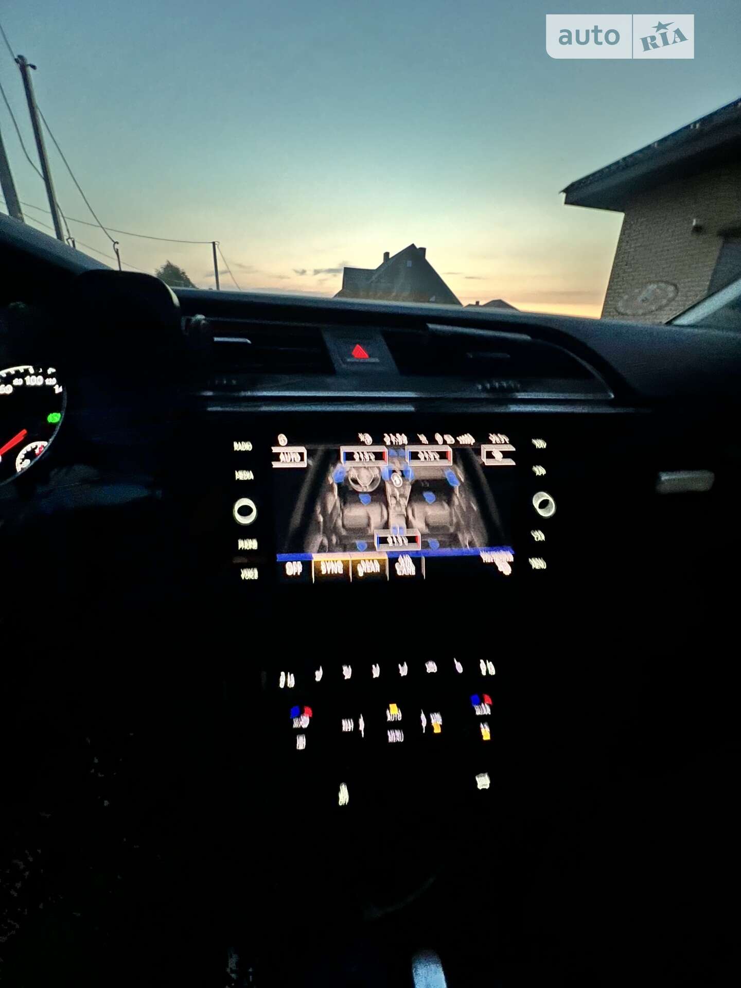 Volkswagen Touran 2019 VIN WVGZZZ1TZKW036368 фото оголошення 11 з 122