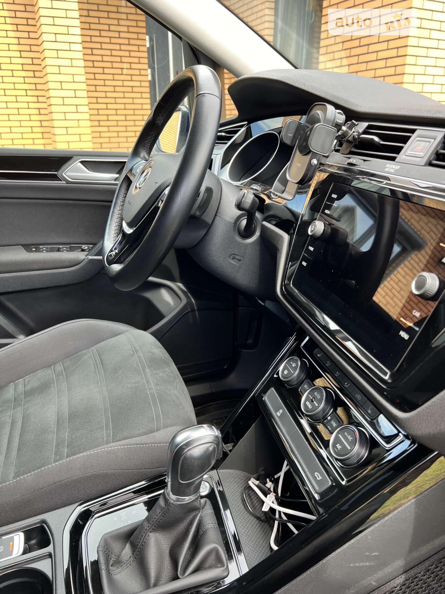 Volkswagen Touran 2019 VIN WVGZZZ1TZKW036368 фото оголошення 50 з 122