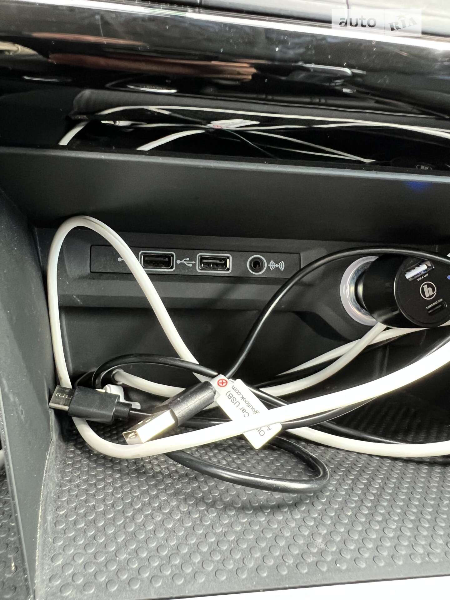 Volkswagen Touran 2019 VIN WVGZZZ1TZKW036368 фото оголошення 78 з 122