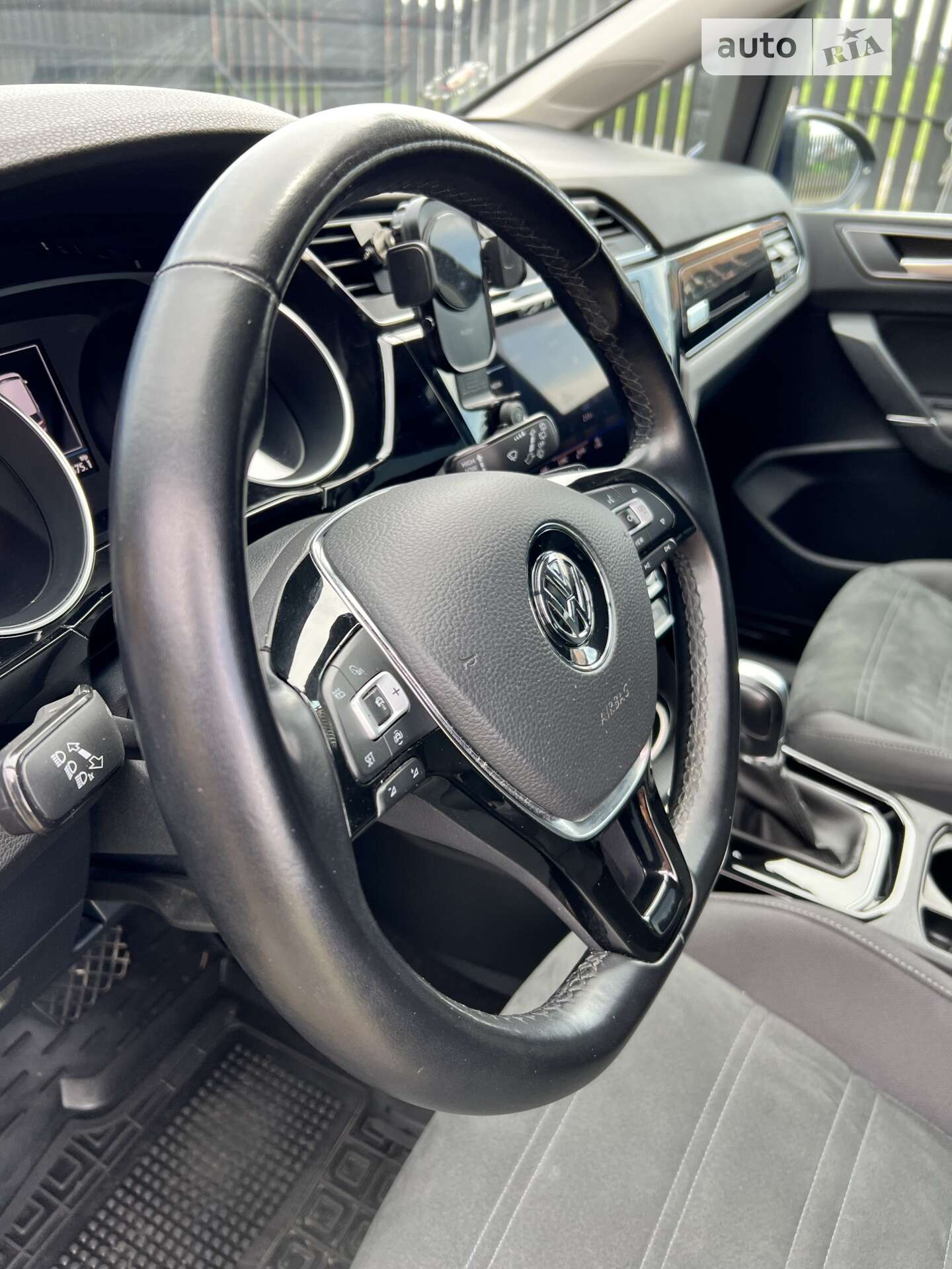 Volkswagen Touran 2019 VIN WVGZZZ1TZKW036368 фото оголошення 84 з 122