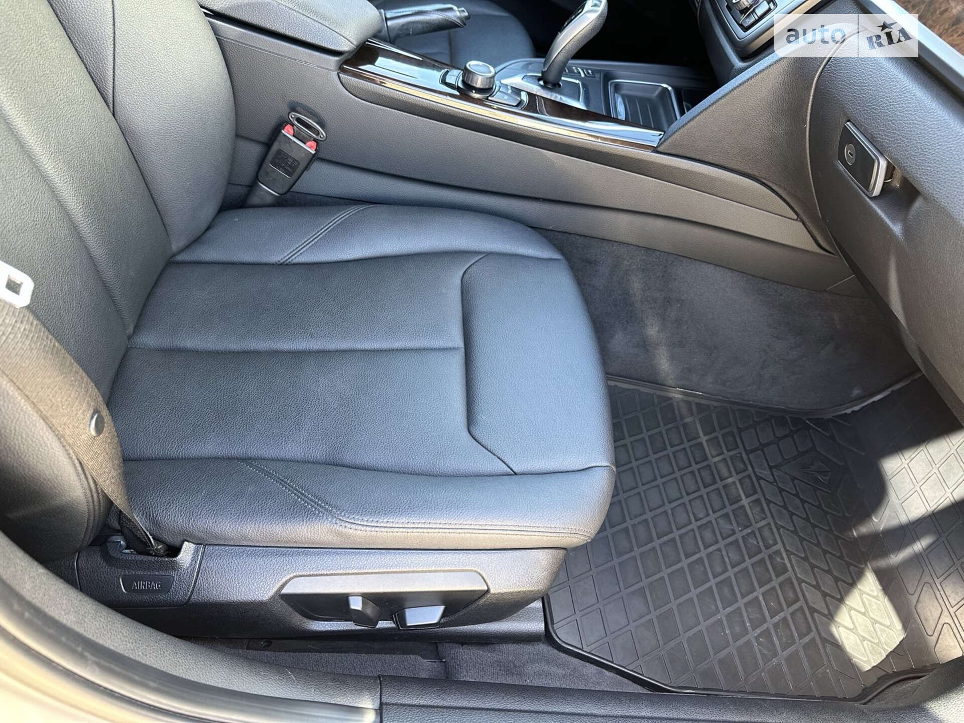BMW 3 Series 2014 VIN WBA3C1C53EK113015 фото оголошення 32 з 38